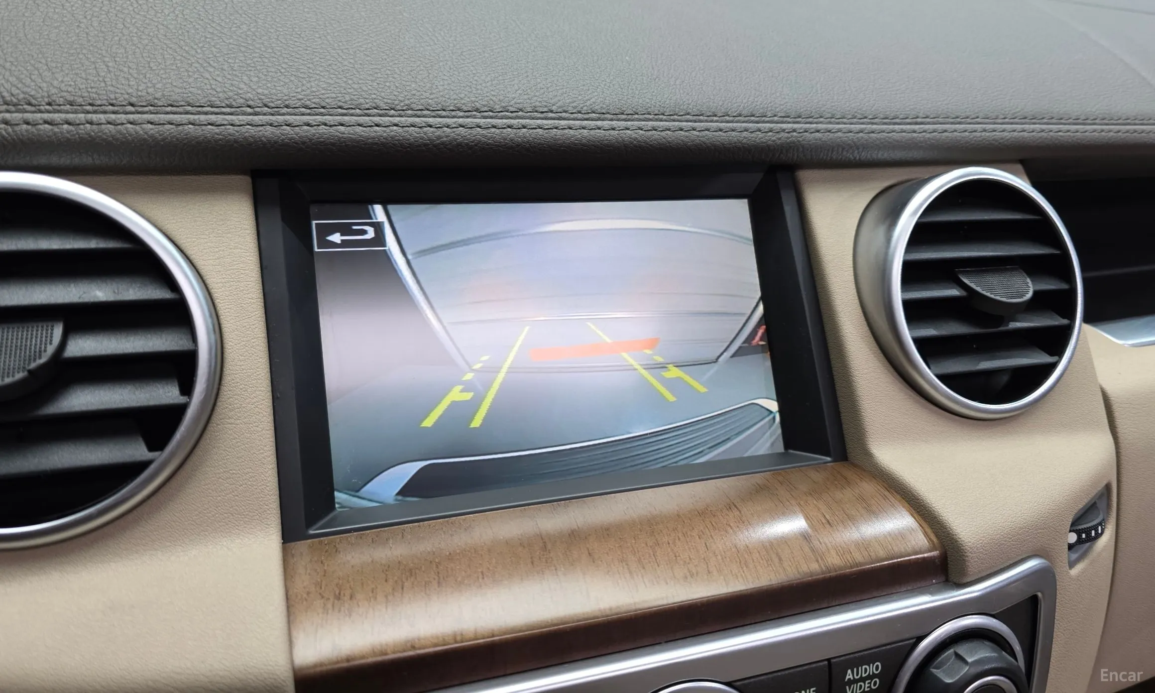 Land Rover Discovery 4 превью 16