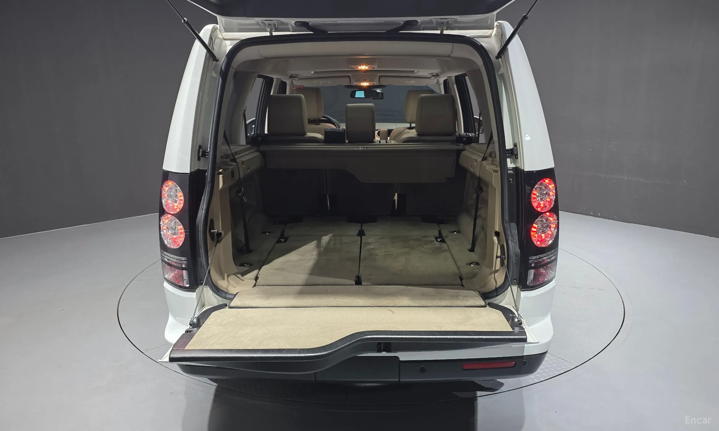 Land Rover Discovery 4 превью 20