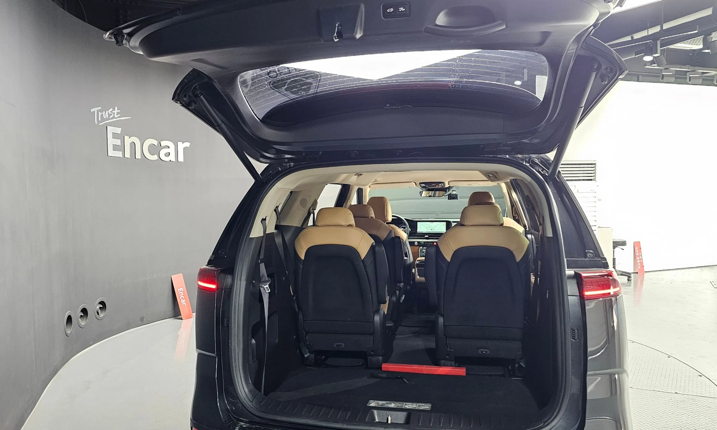 Kia Carnival Gen 4 превью 20