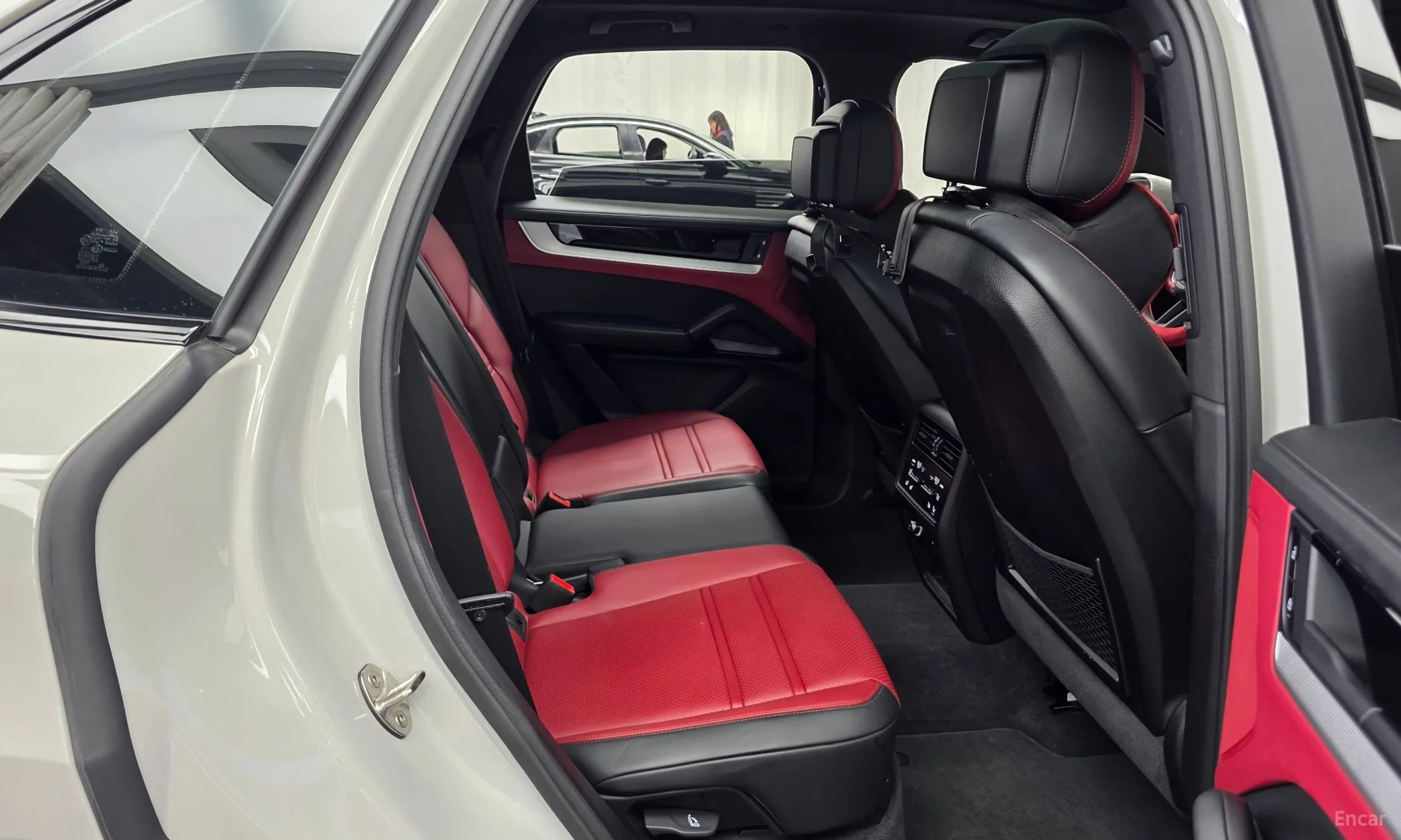 Porsche Cayenne (PO536) превью 12