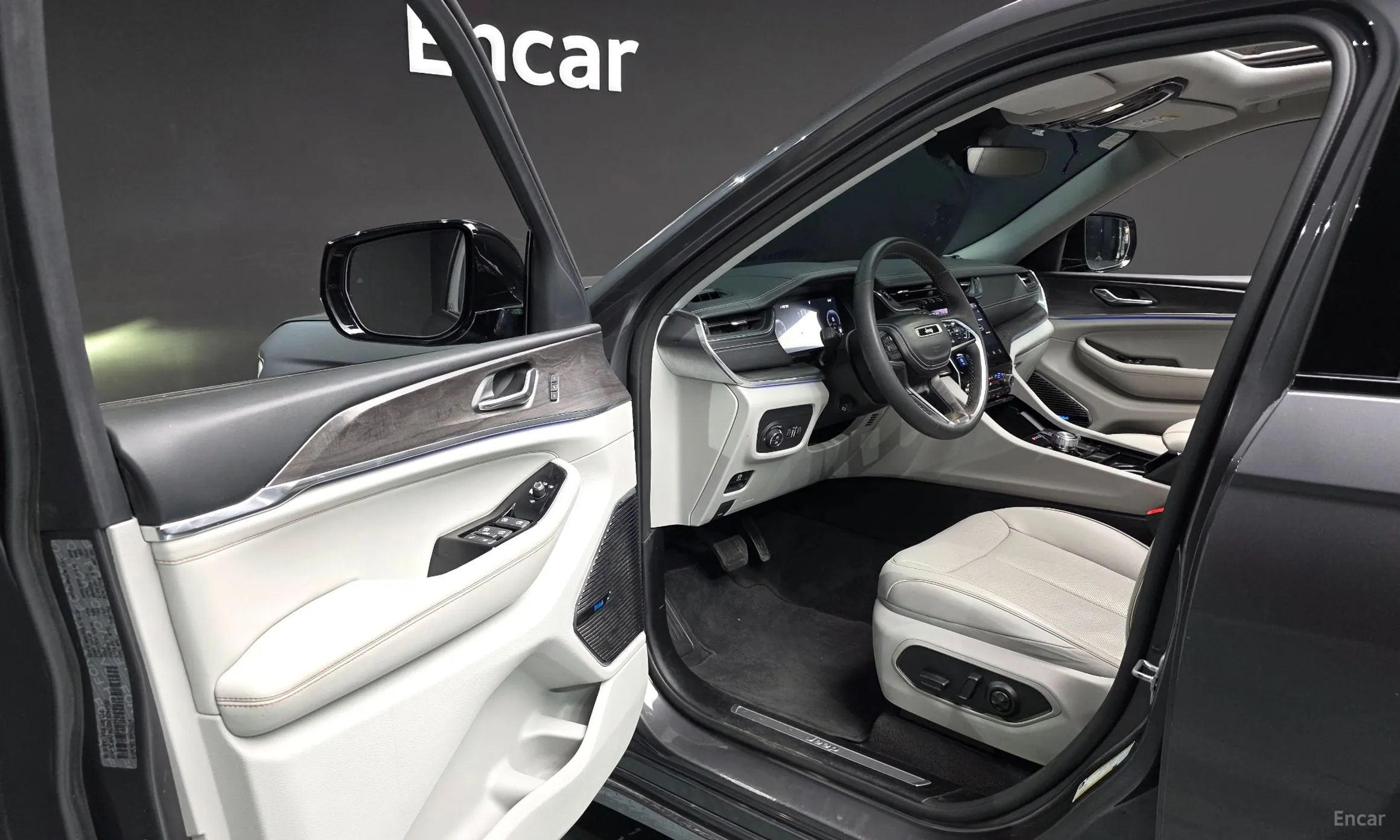 Jeep Grand Cherokee (WL) превью 10