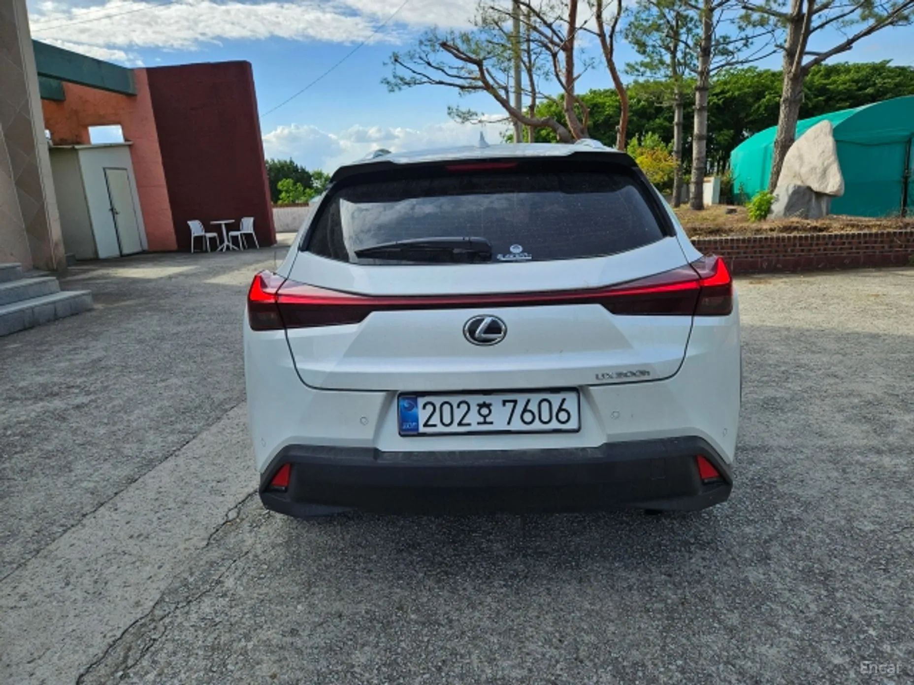 Lexus UX300h превью 4