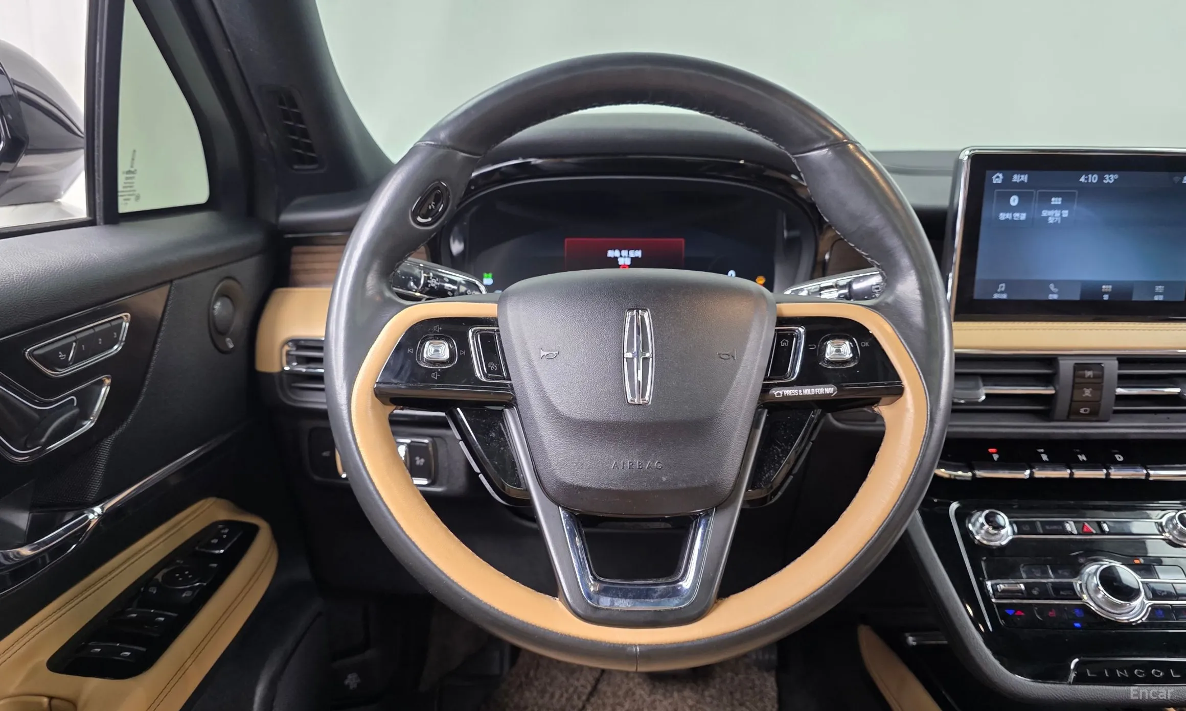 Lincoln Corsair превью 12