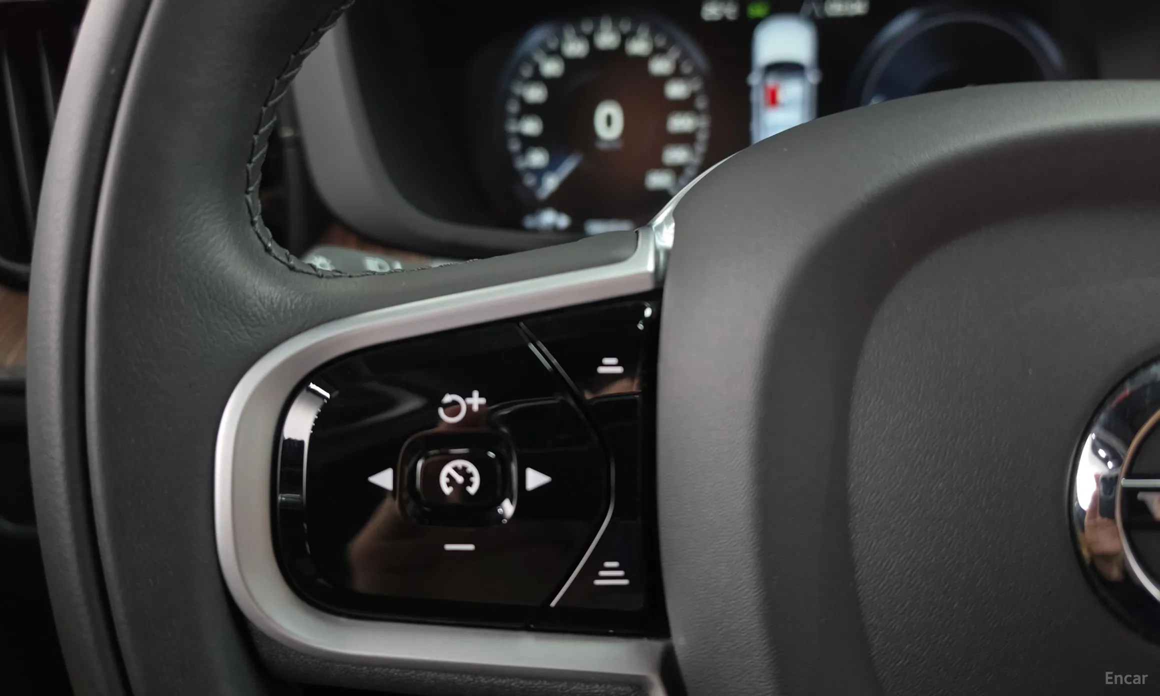 Volvo XC60 Gen 2 превью 10