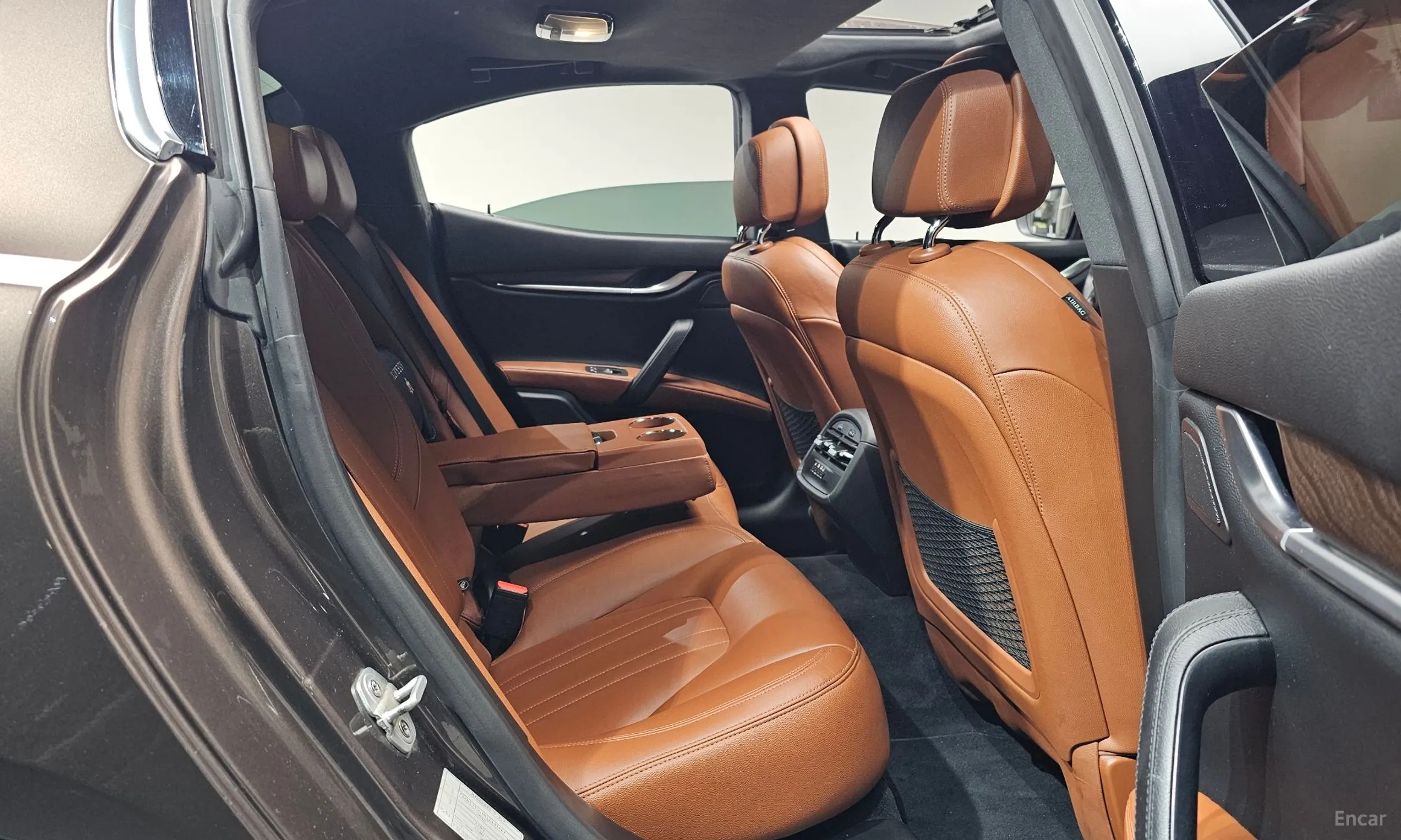 Maserati Ghibli превью 11