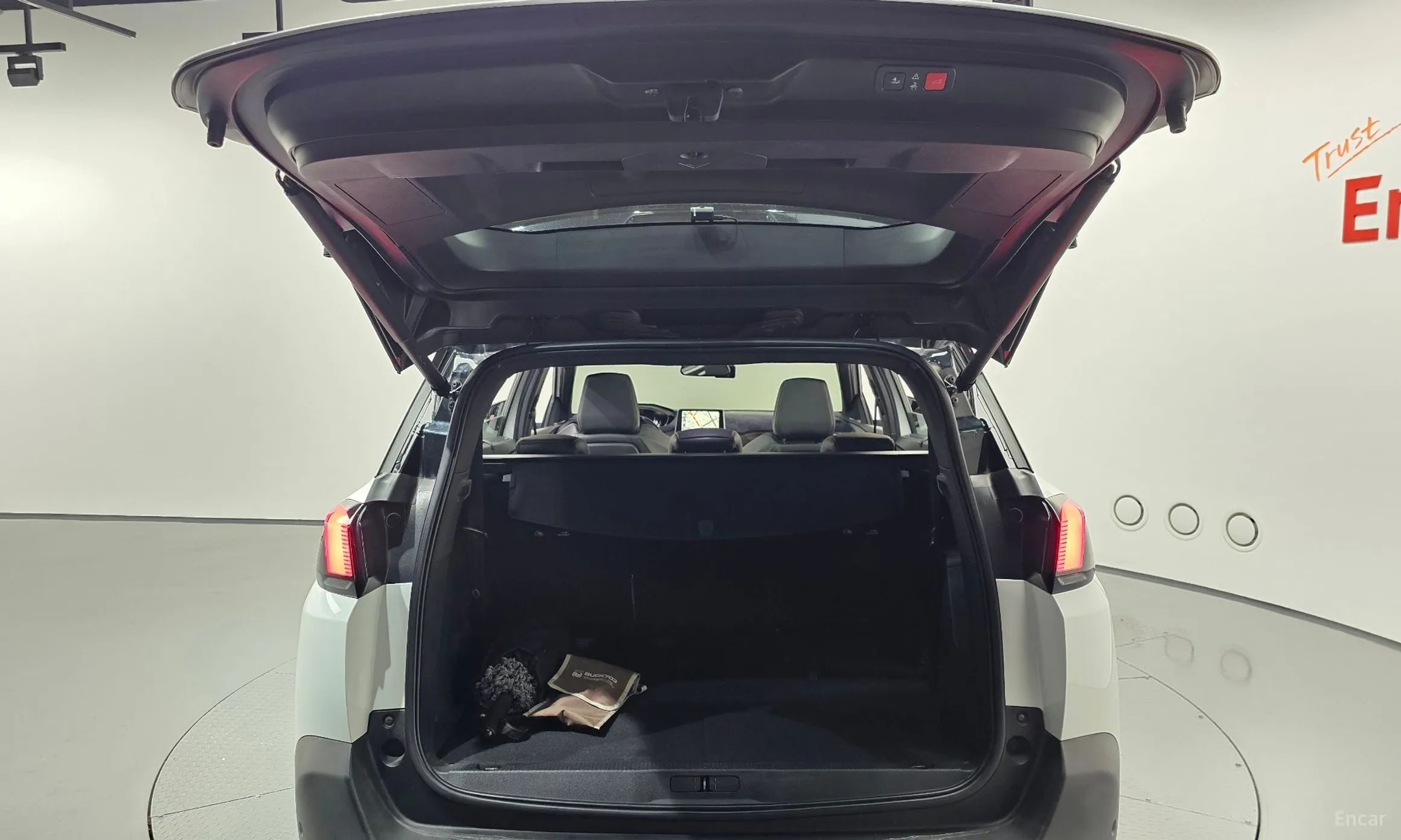 Peugeot 5008 2nd generation превью 20