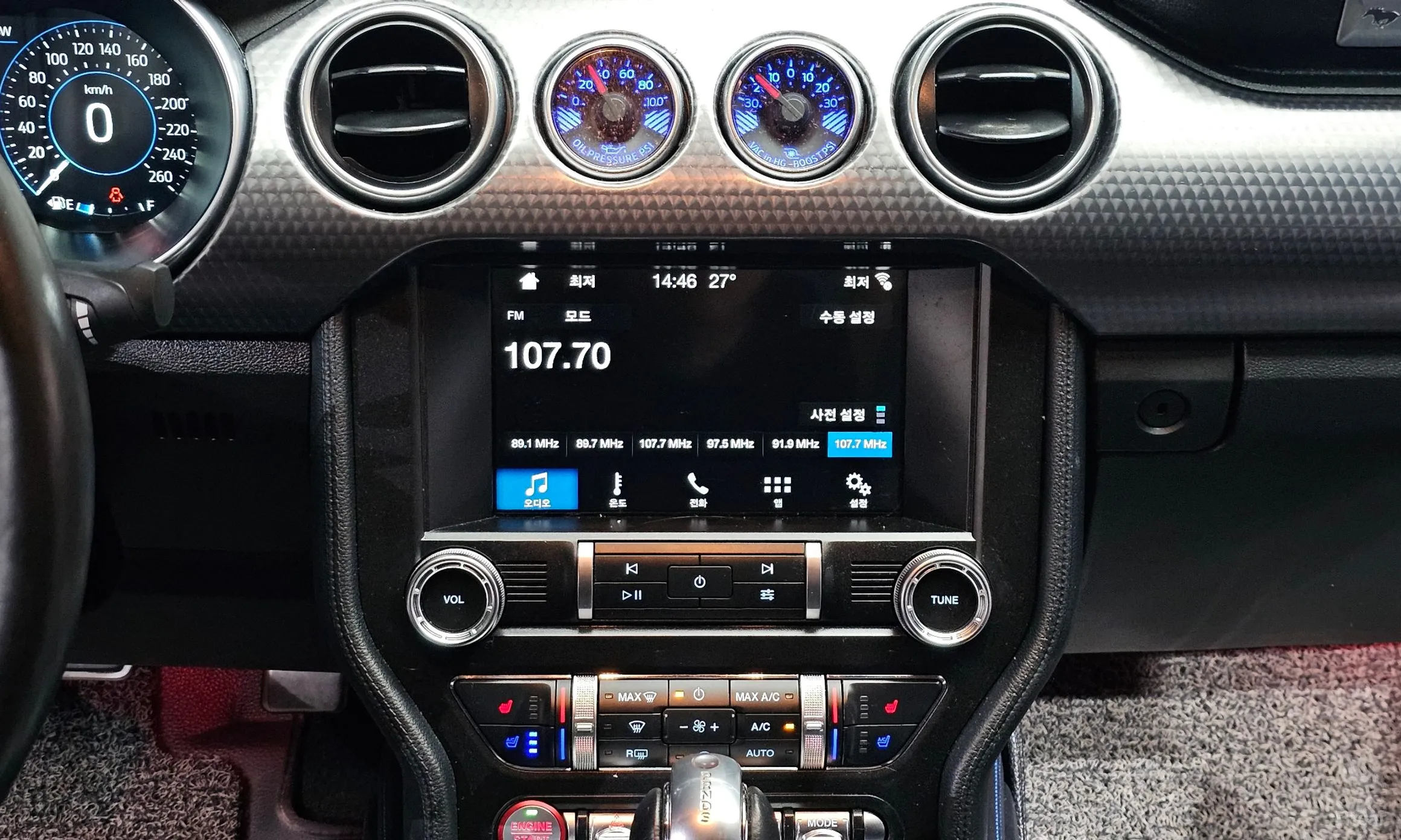 Ford Mustang превью 16