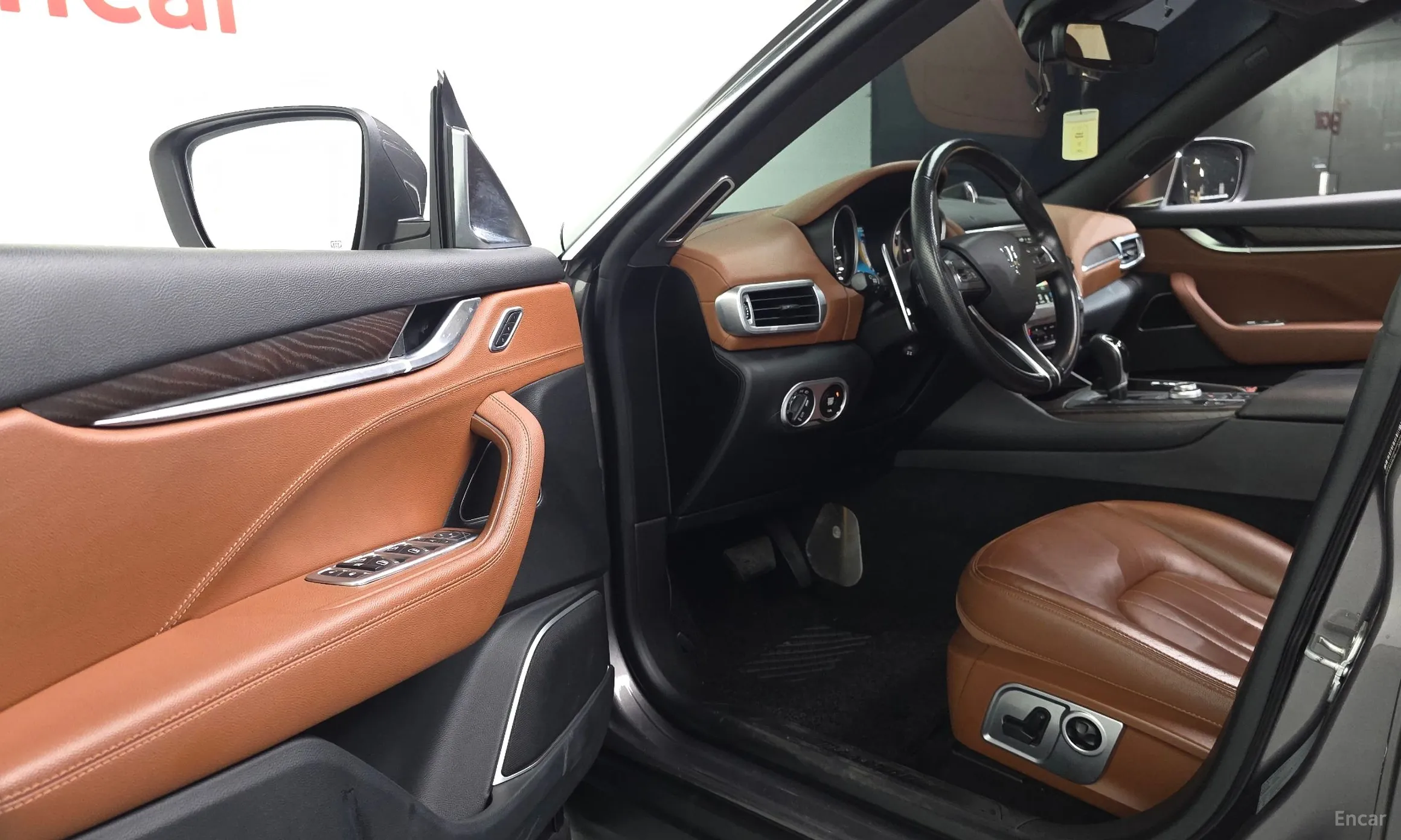 Maserati Levante превью 10