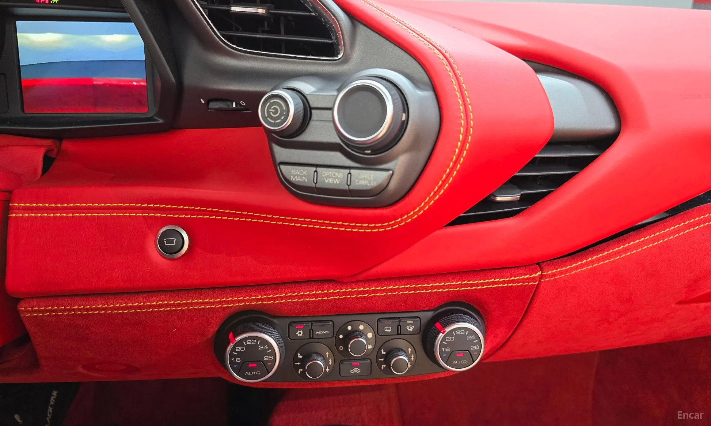 Ferrari 488 Spider превью 15