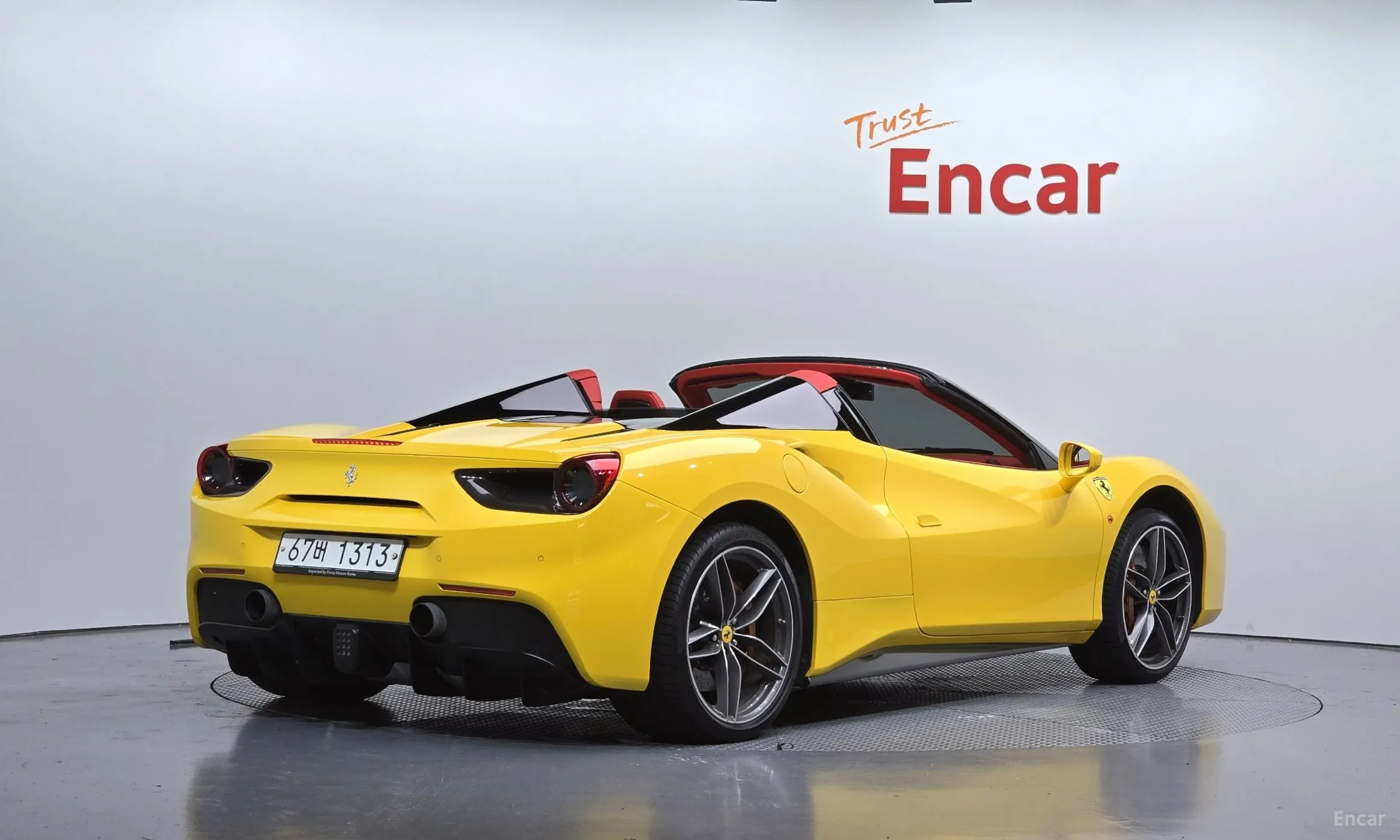 Ferrari 488 Spider превью 2