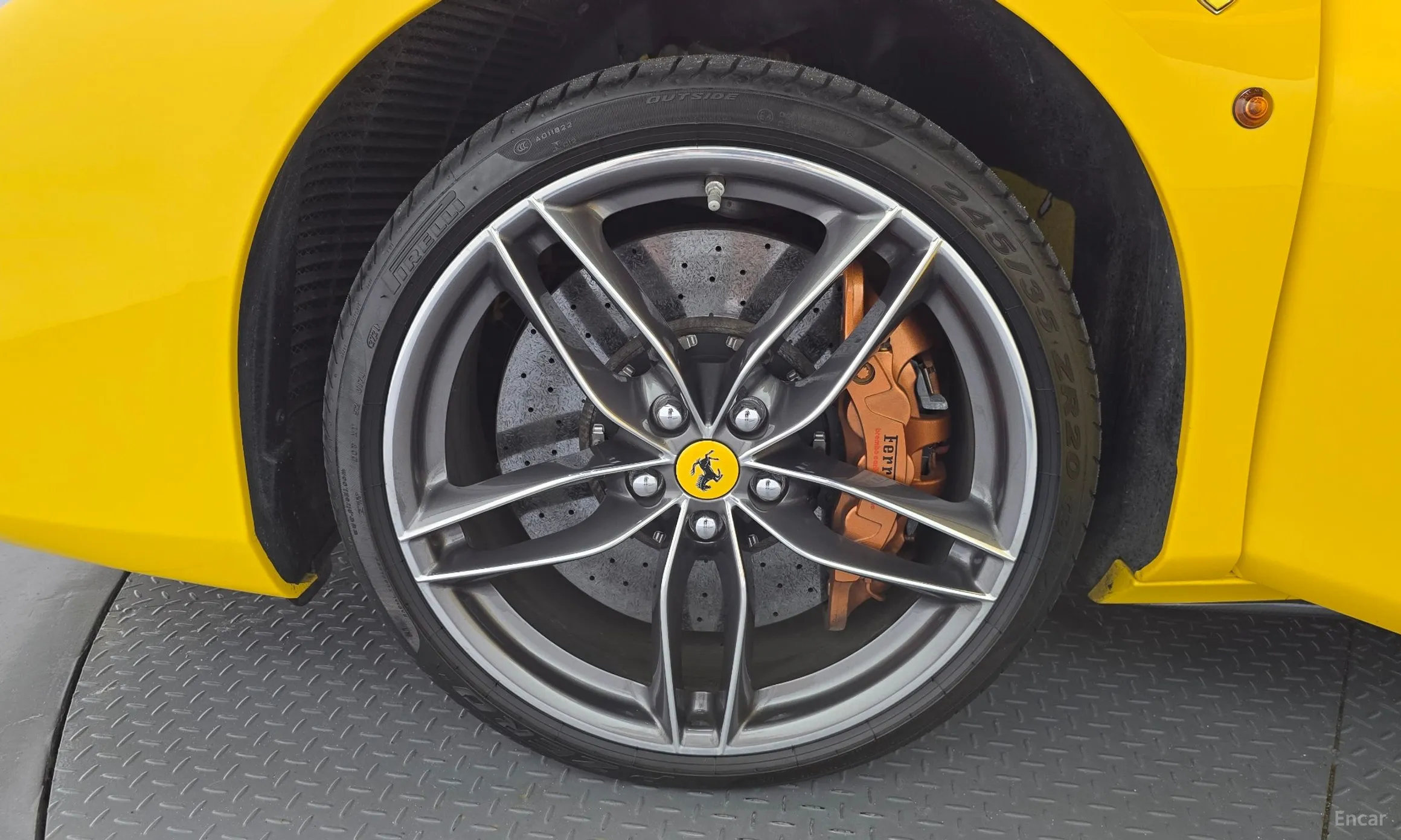 Ferrari 488 Spider превью 5