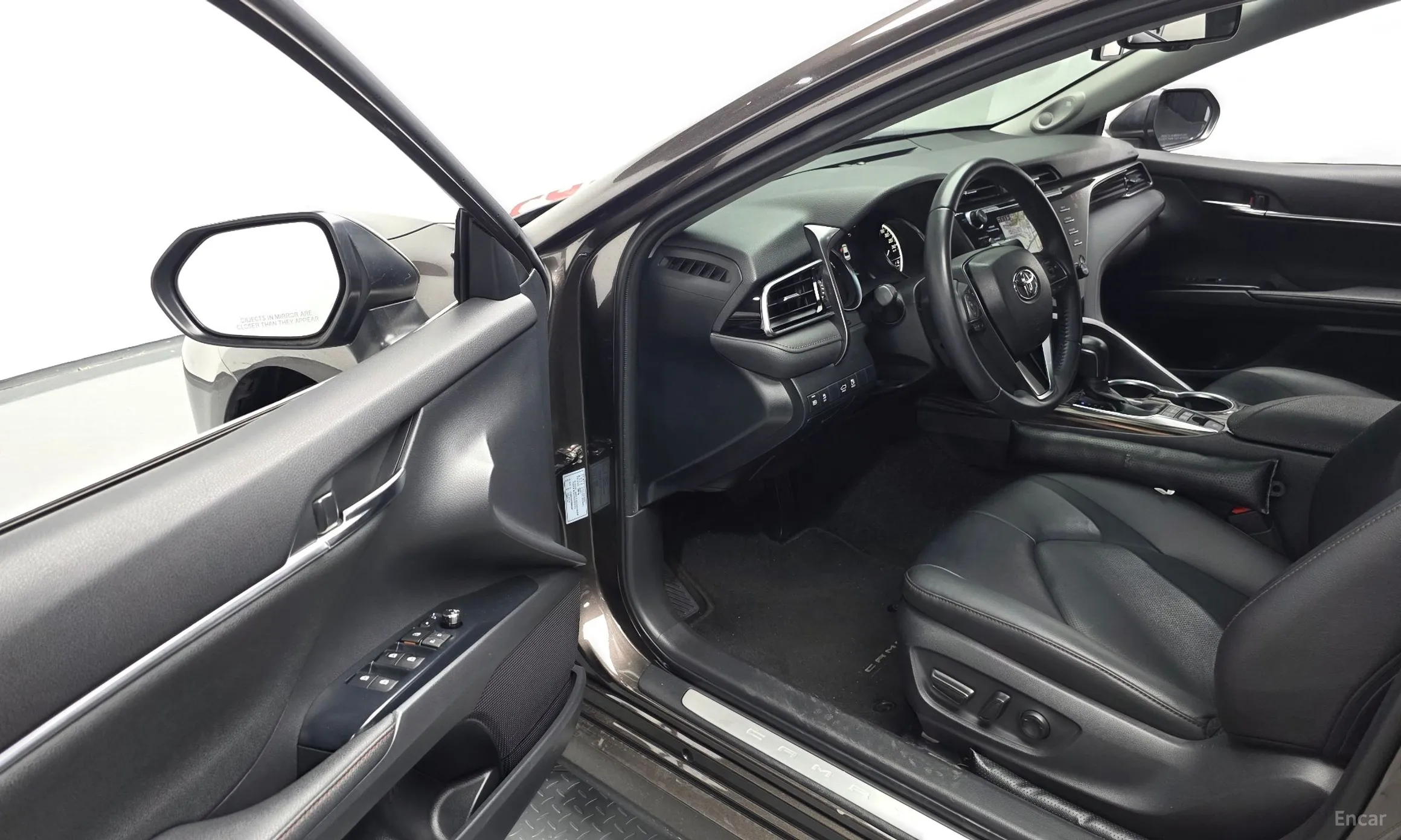 Toyota Camry (XV70) превью 10