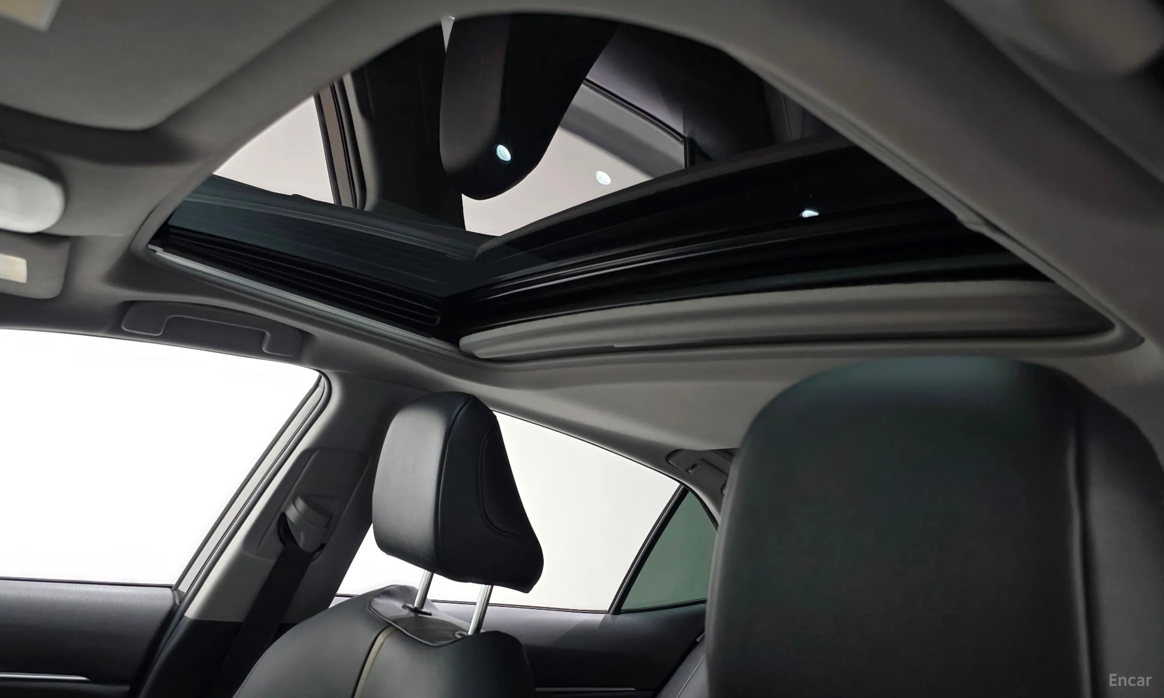 Toyota Camry (XV70) превью 18