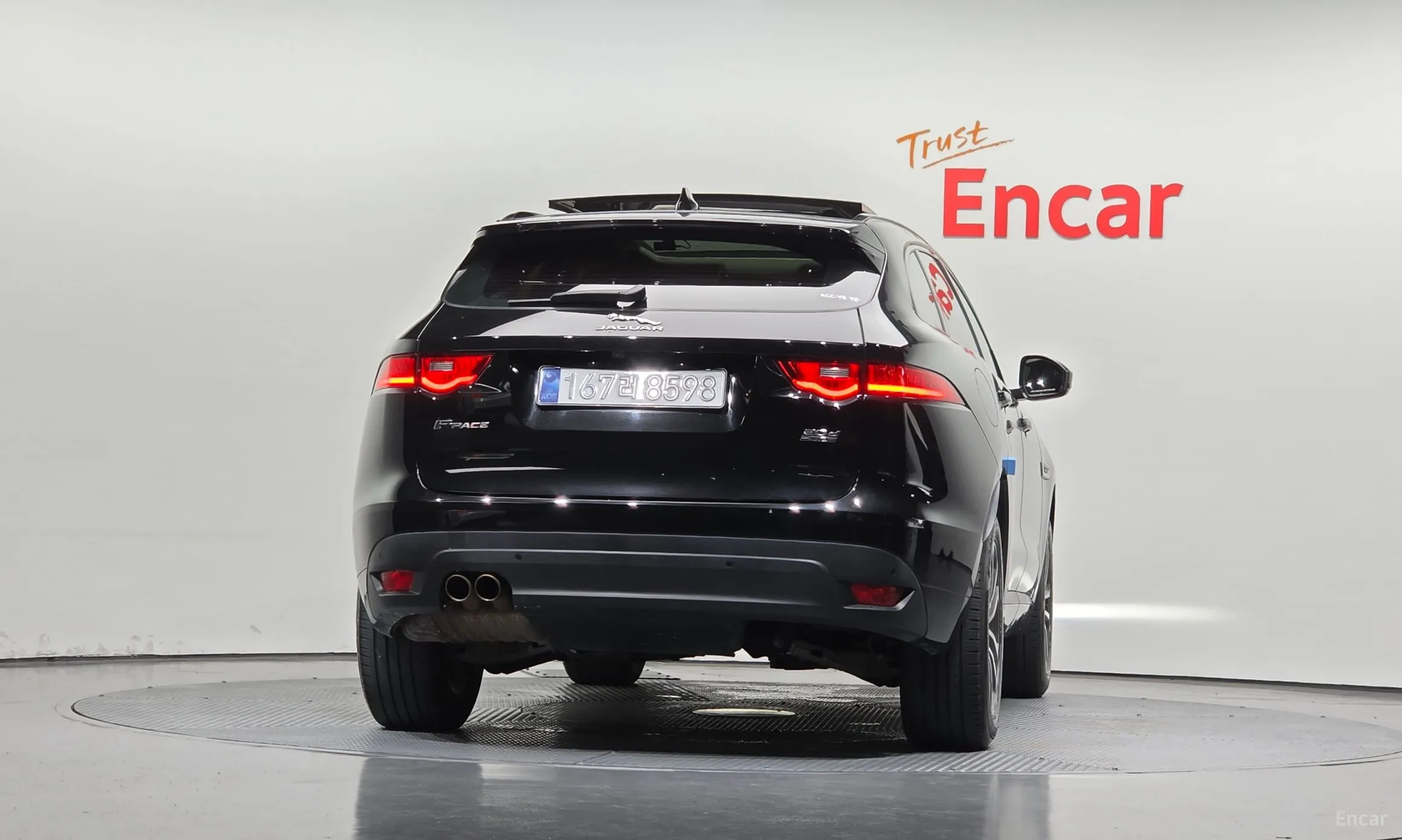 Jaguar F-PACE превью 4