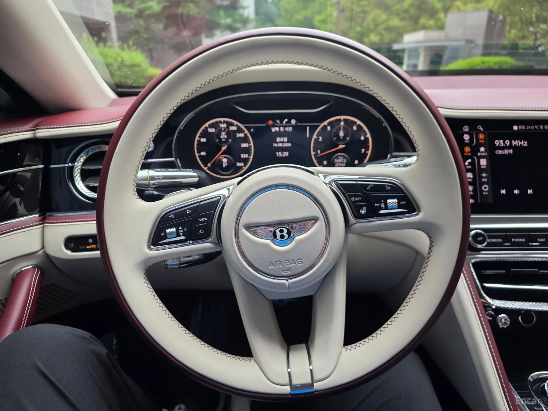 Bentley Flying Spur 3rd Generation превью 10