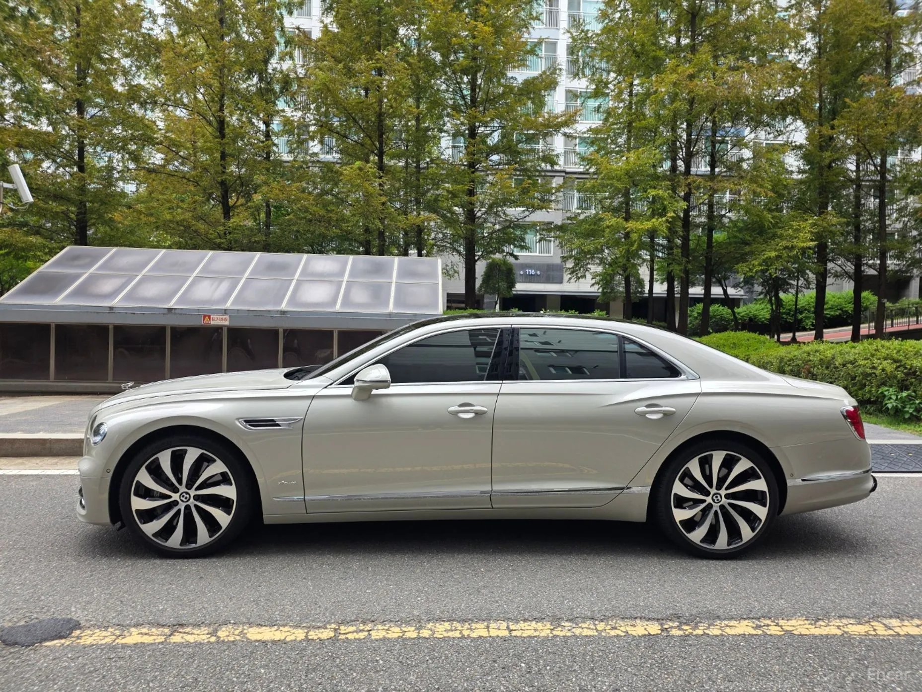 Bentley Flying Spur 3rd Generation превью 3