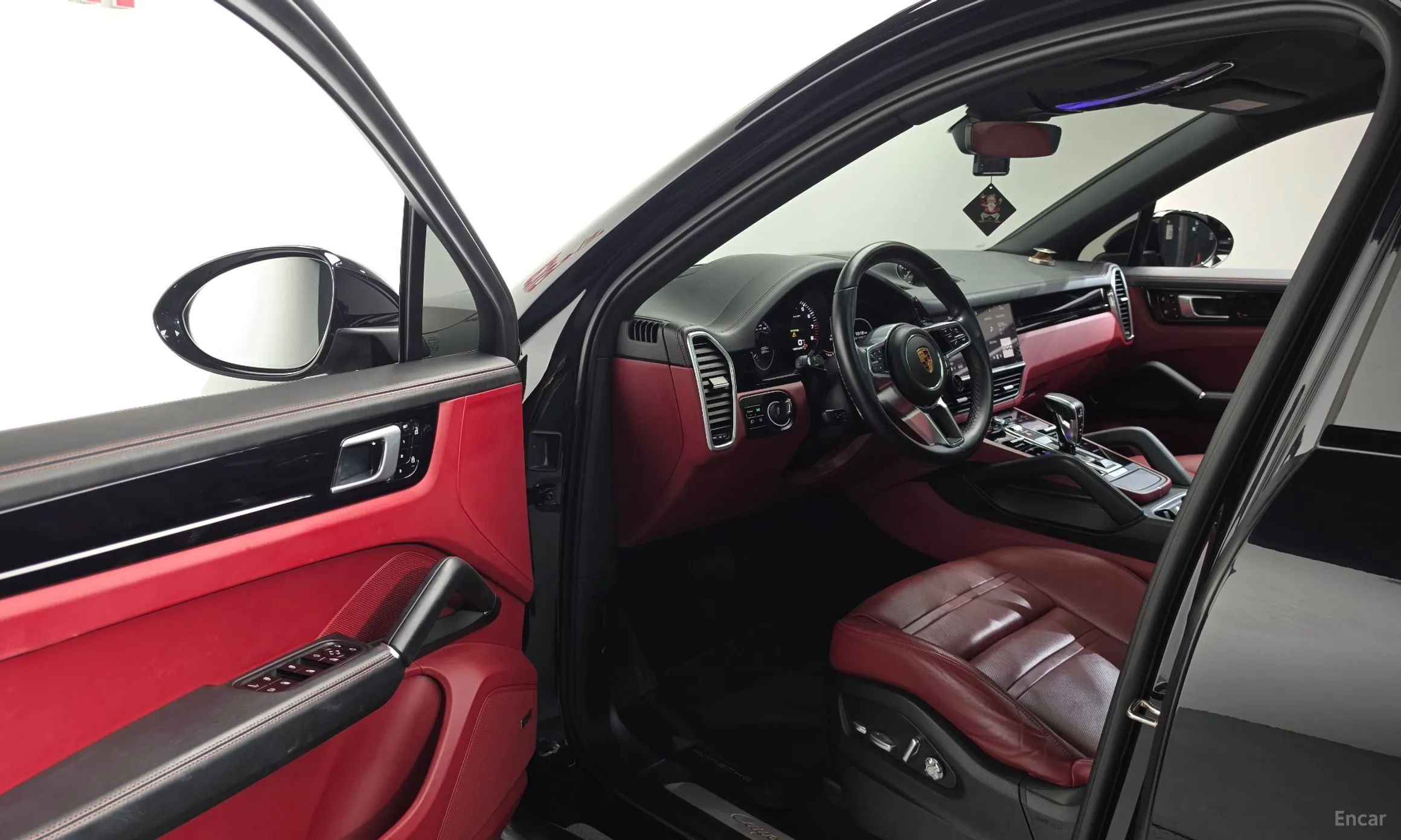 Porsche Cayenne (PO536) превью 10