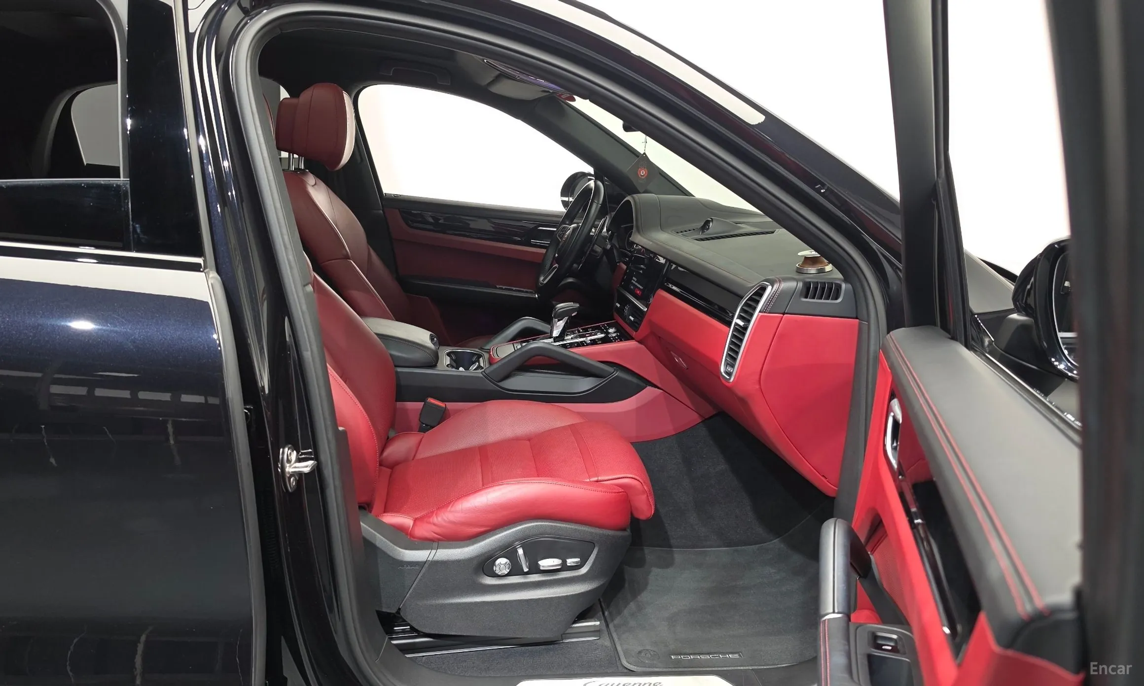 Porsche Cayenne (PO536) превью 11