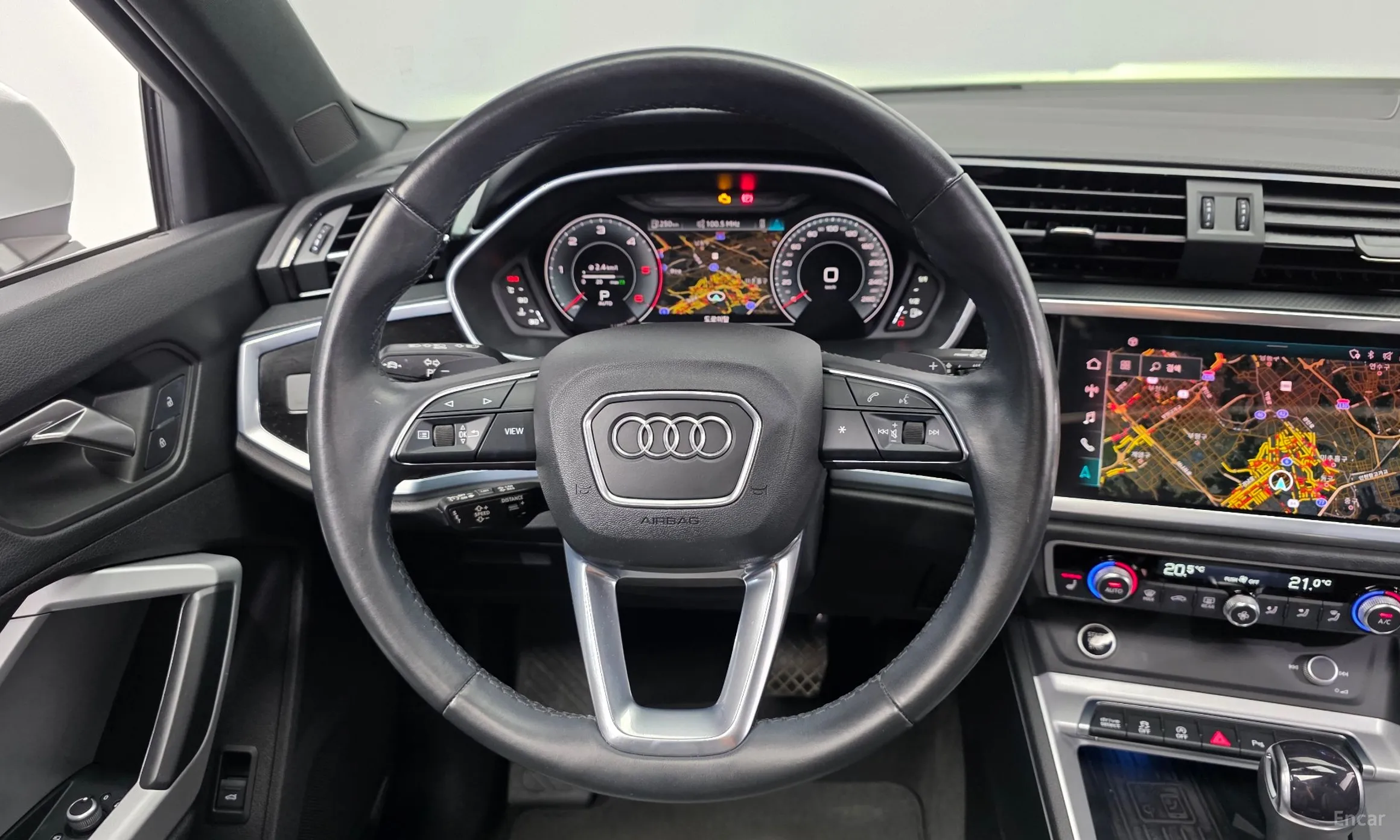 Audi Q3 (F3) превью 13