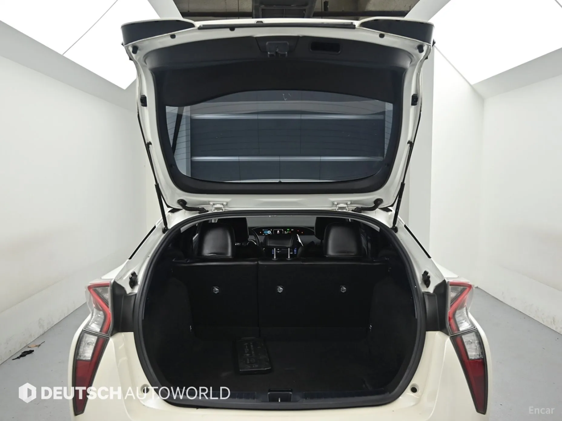 Toyota Prius 4th Generation превью 19