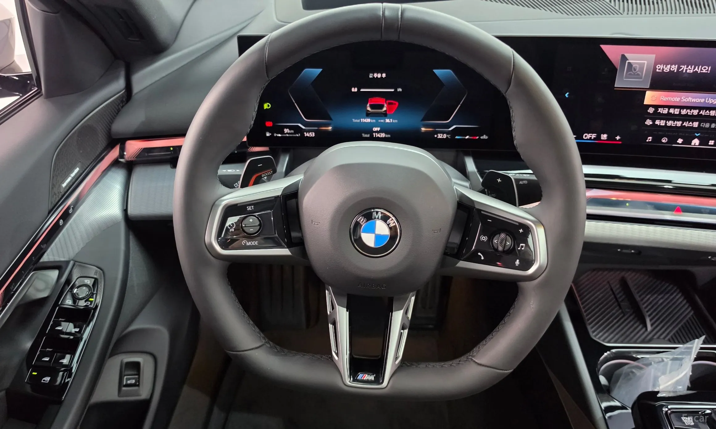 BMW 5 Series (G60) превью 13