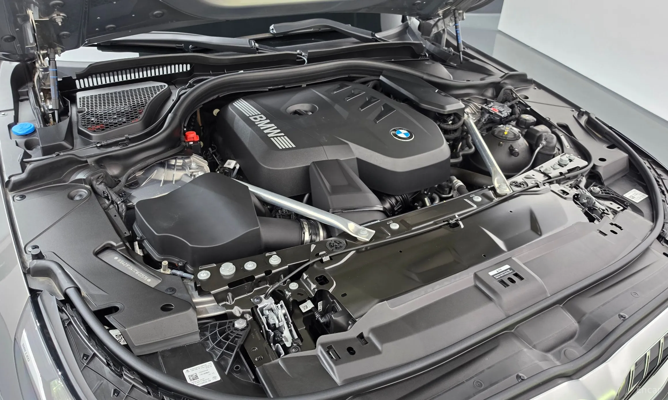 BMW 5 Series (G60) превью 6