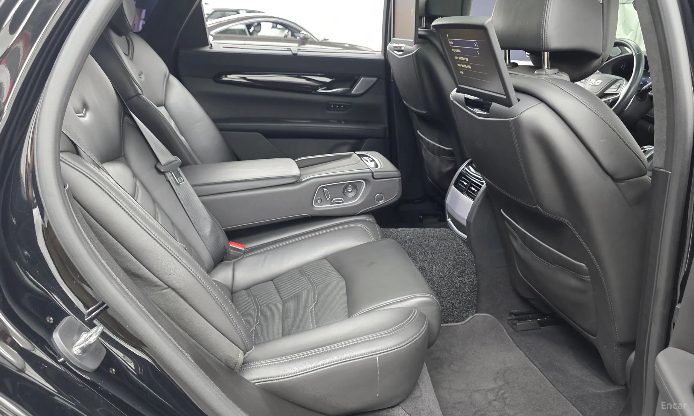 Cadillac CT6 превью 11