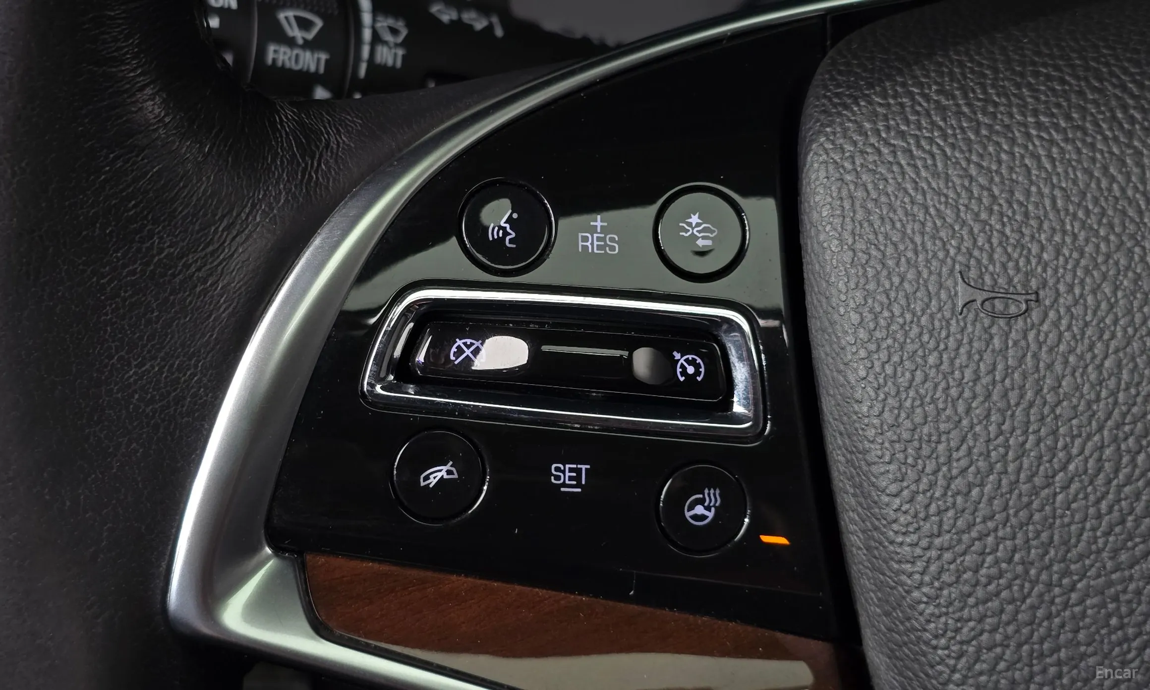 Cadillac Escalade превью 15