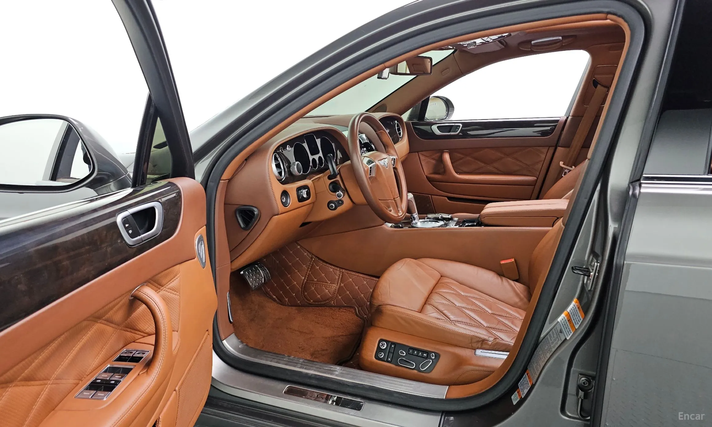 Bentley Flying Spur Gen 1 превью 10