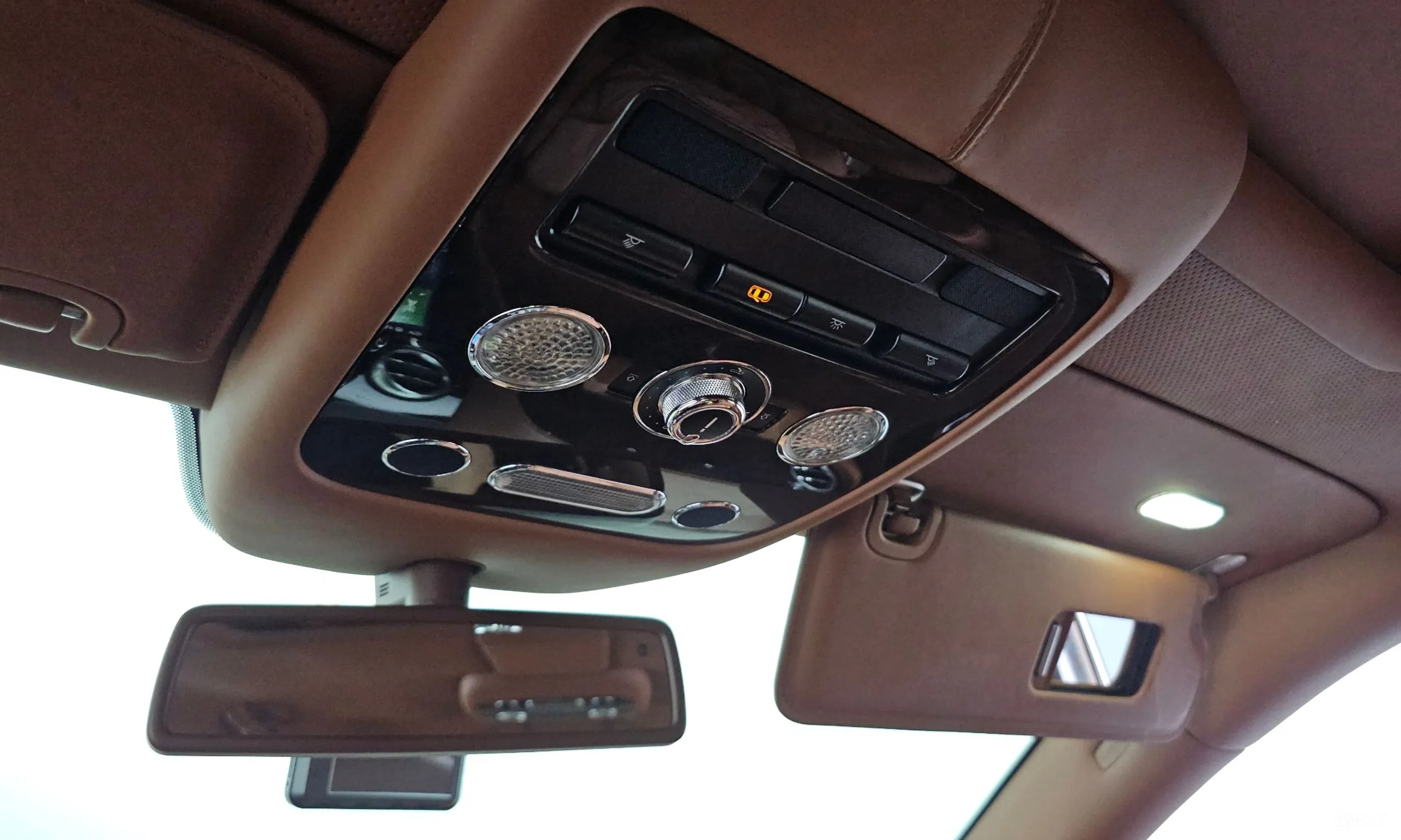 Bentley Flying Spur Gen 1 превью 16