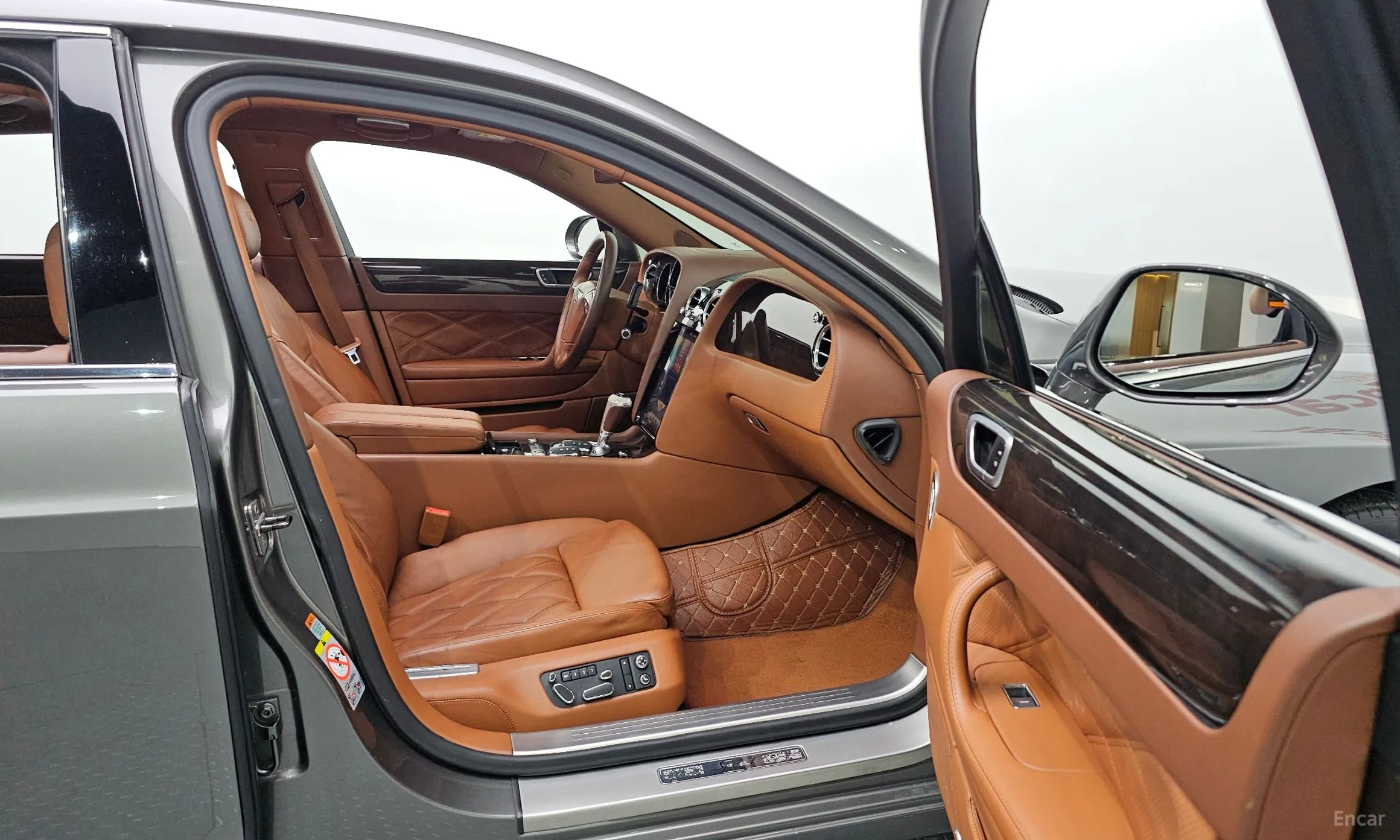 Bentley Flying Spur Gen 1 превью 17