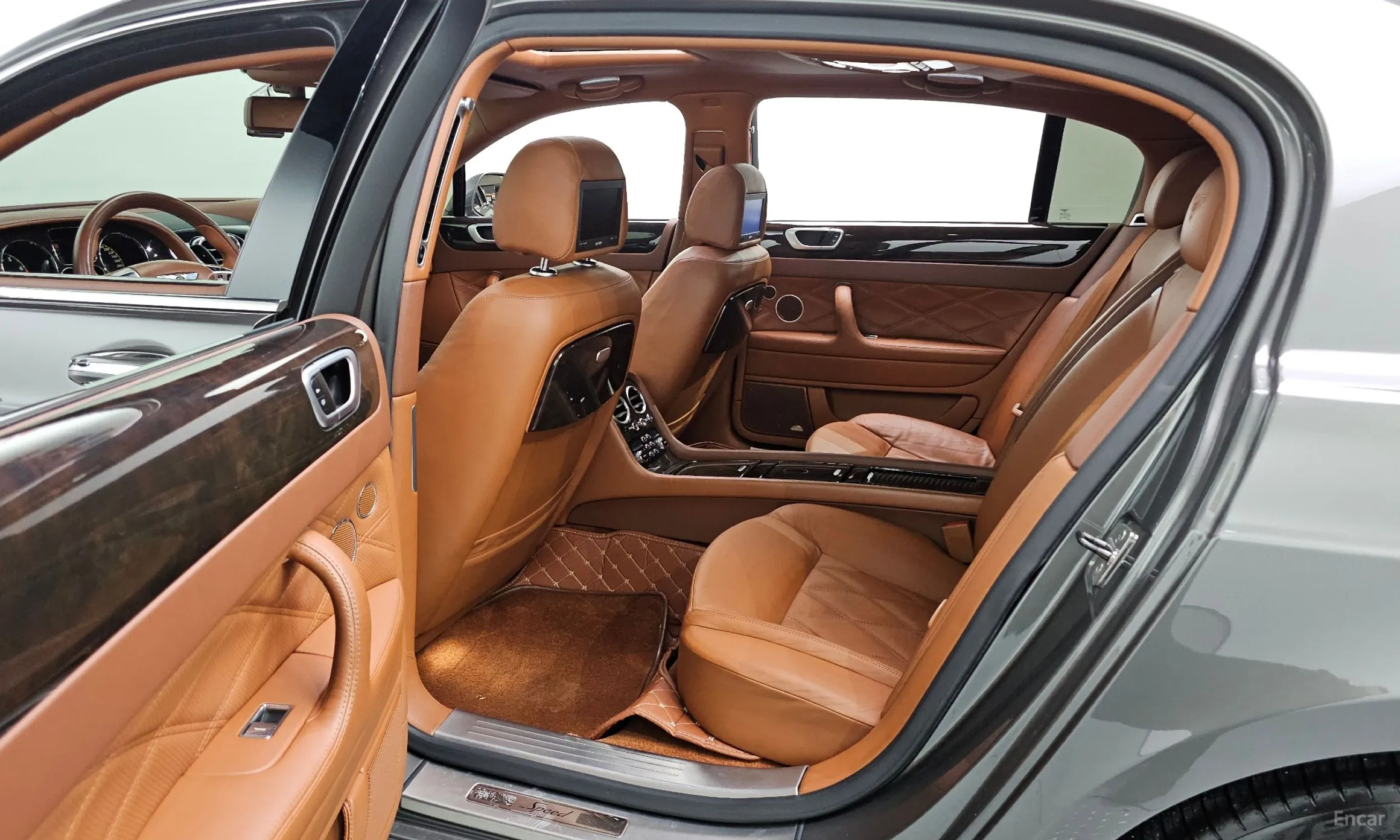 Bentley Flying Spur Gen 1 превью 19