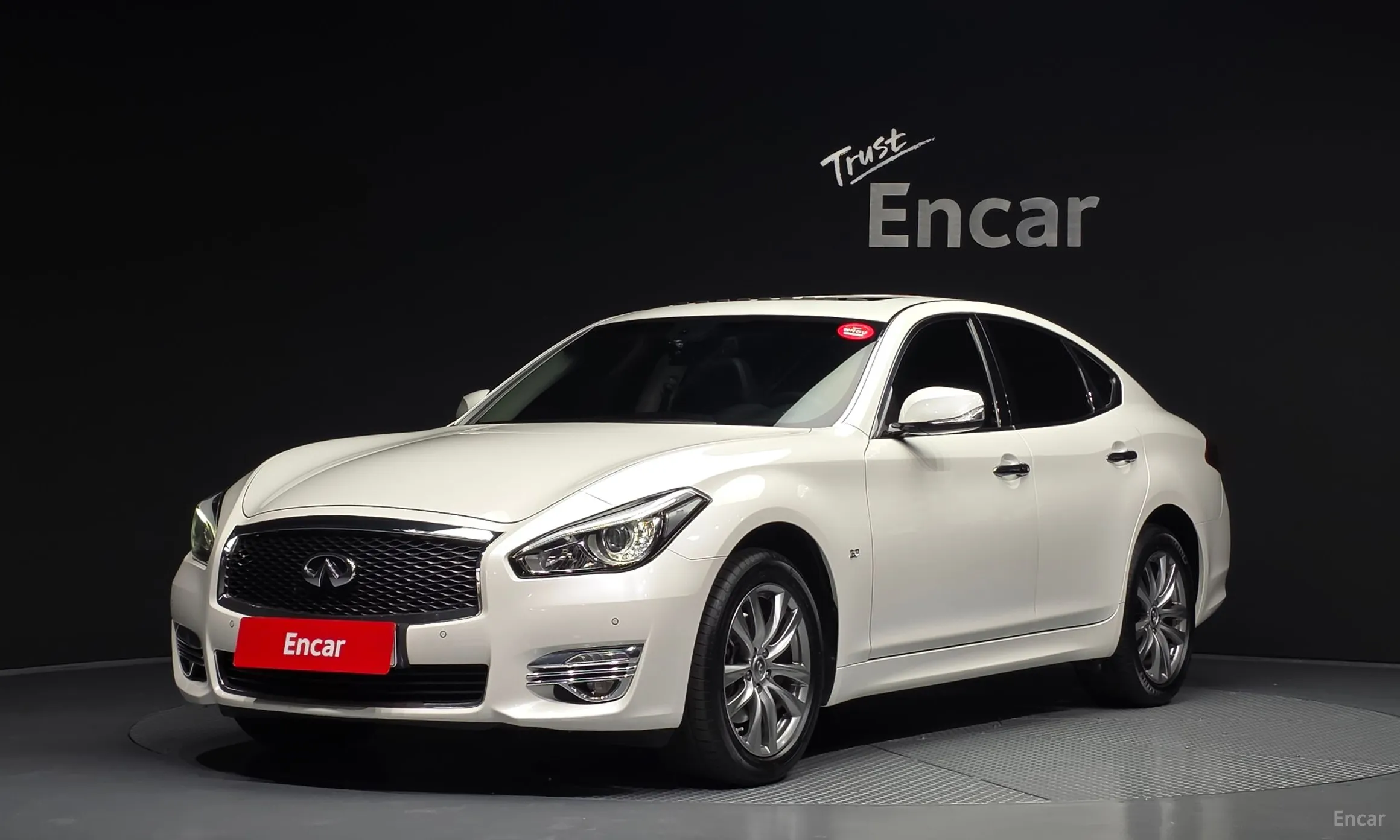 Infiniti Q70