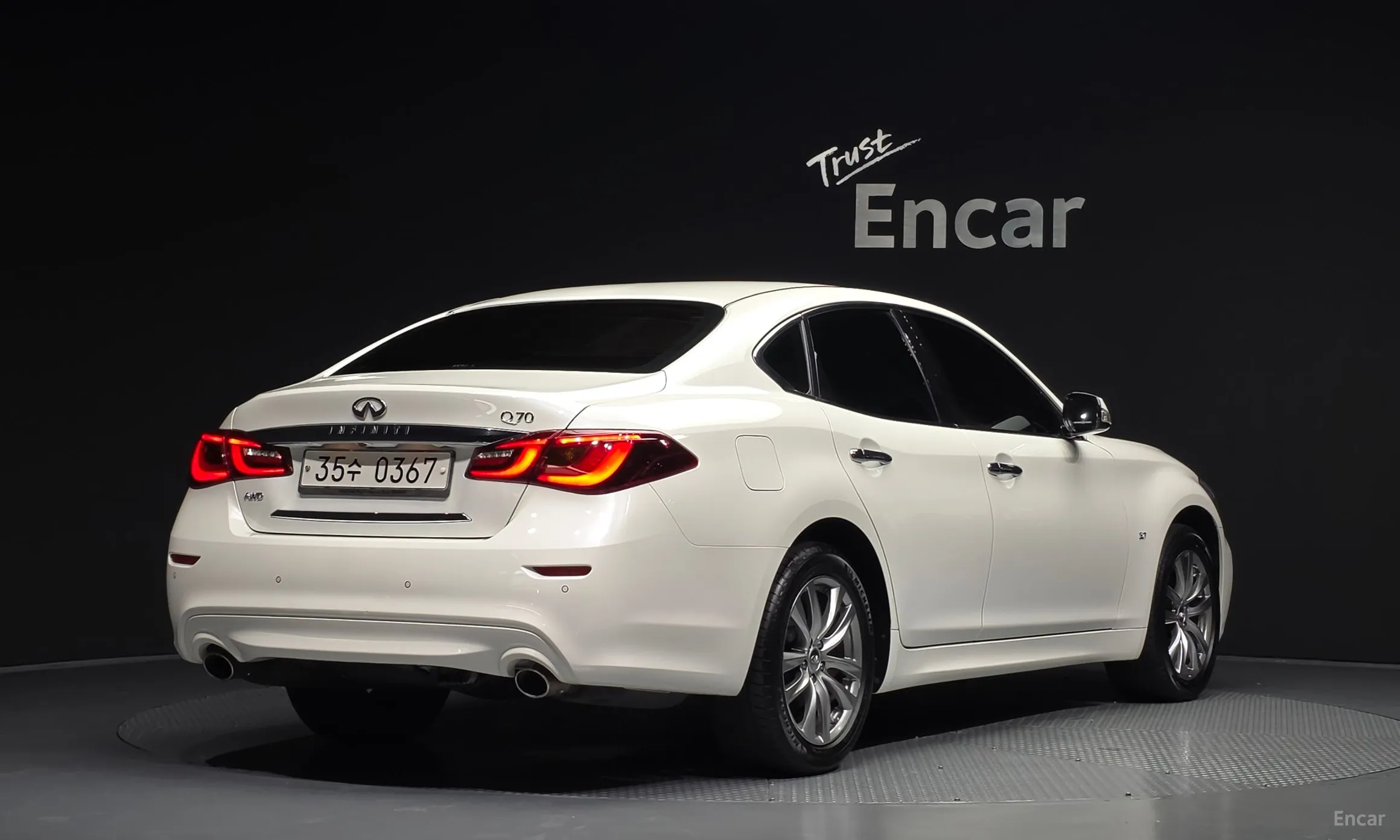 Infiniti Q70