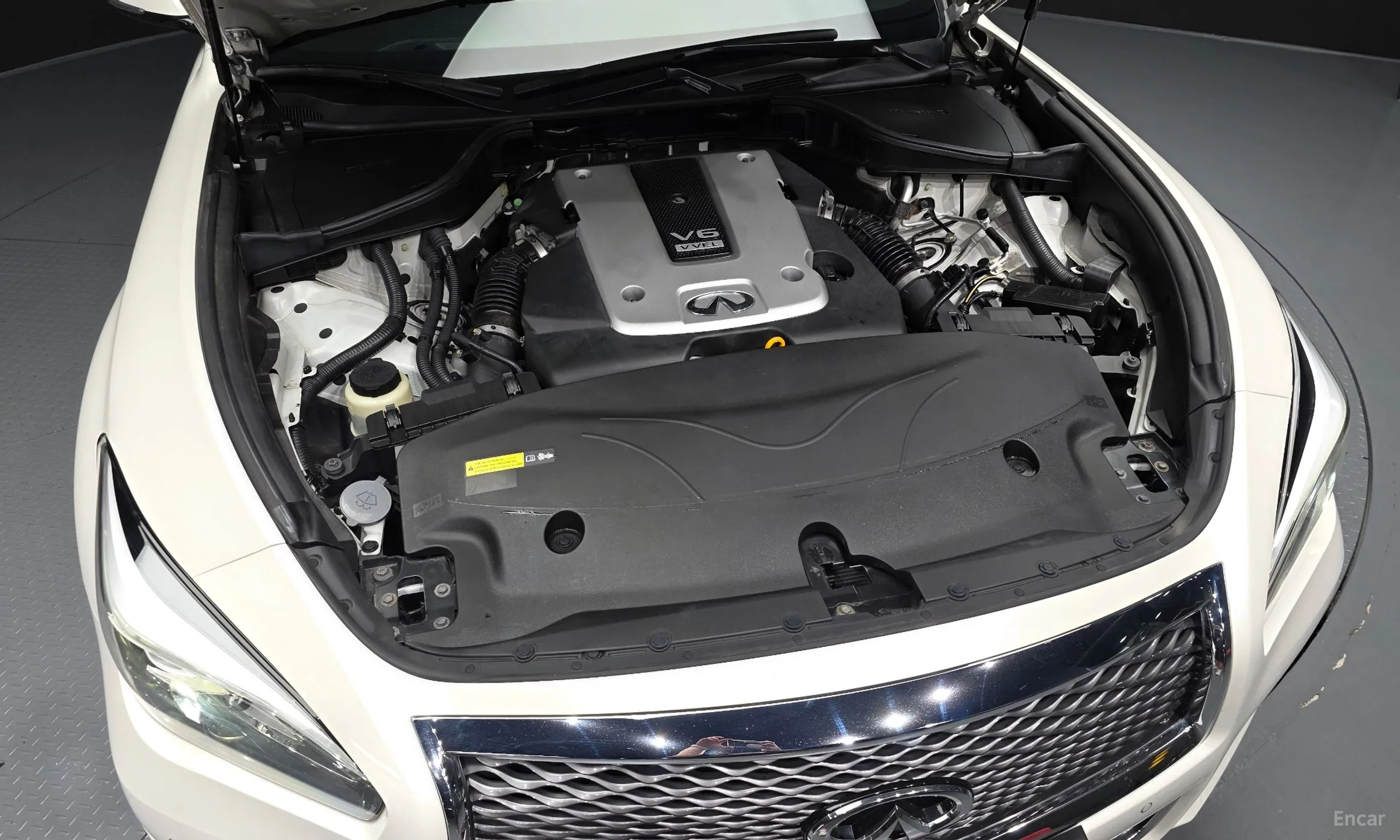 Infiniti Q70 превью 6