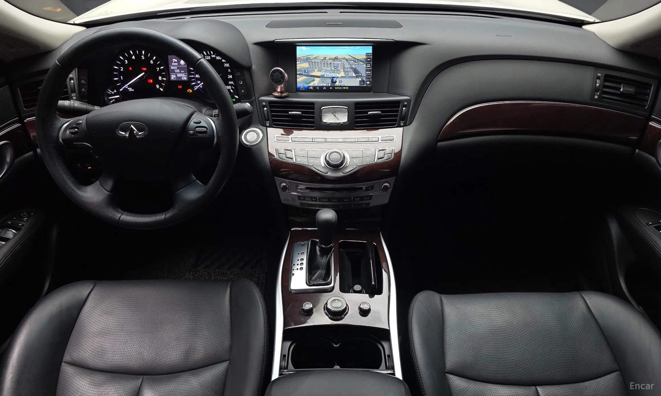 Infiniti Q70 превью 7