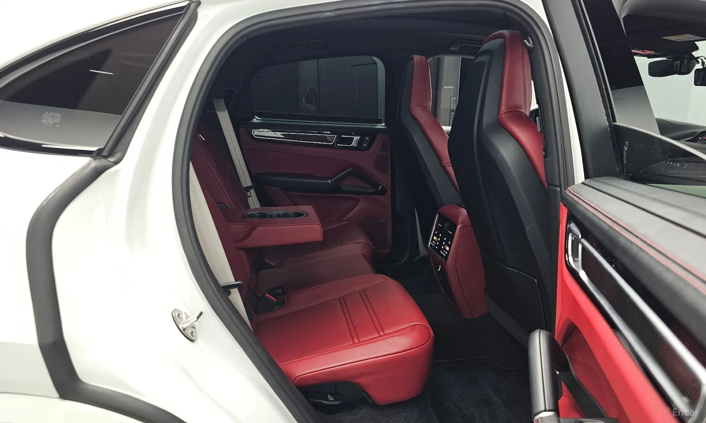 Porsche Cayenne (PO536) превью 11
