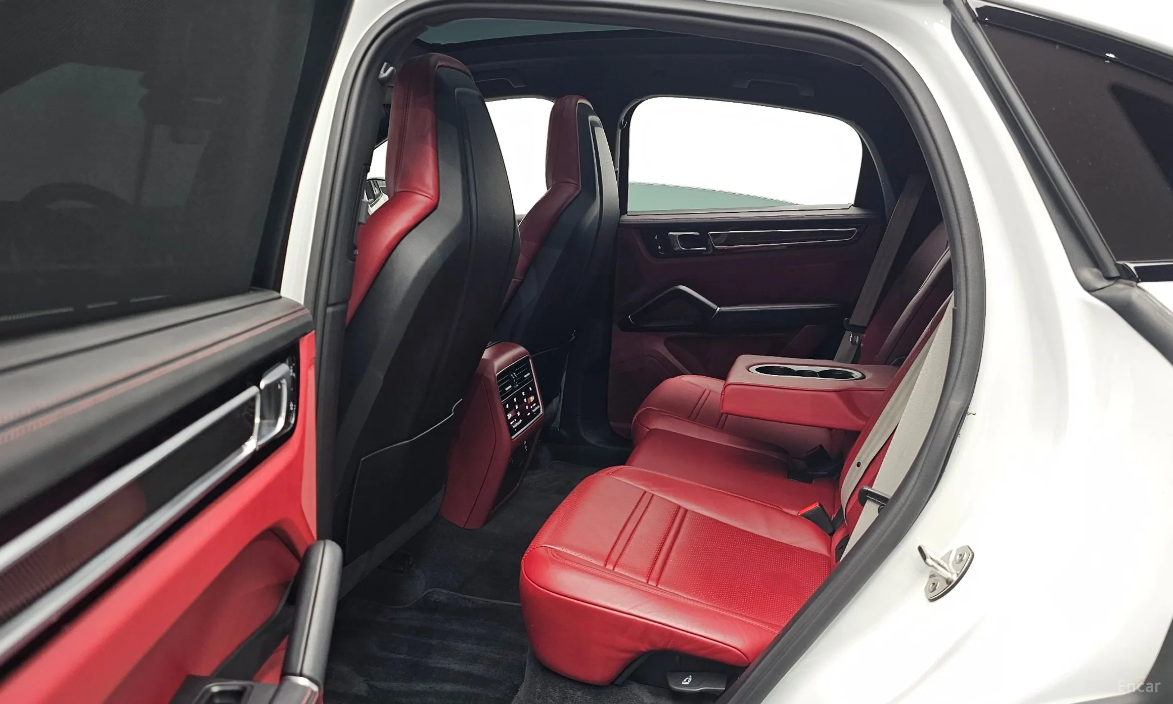 Porsche Cayenne (PO536) превью 12