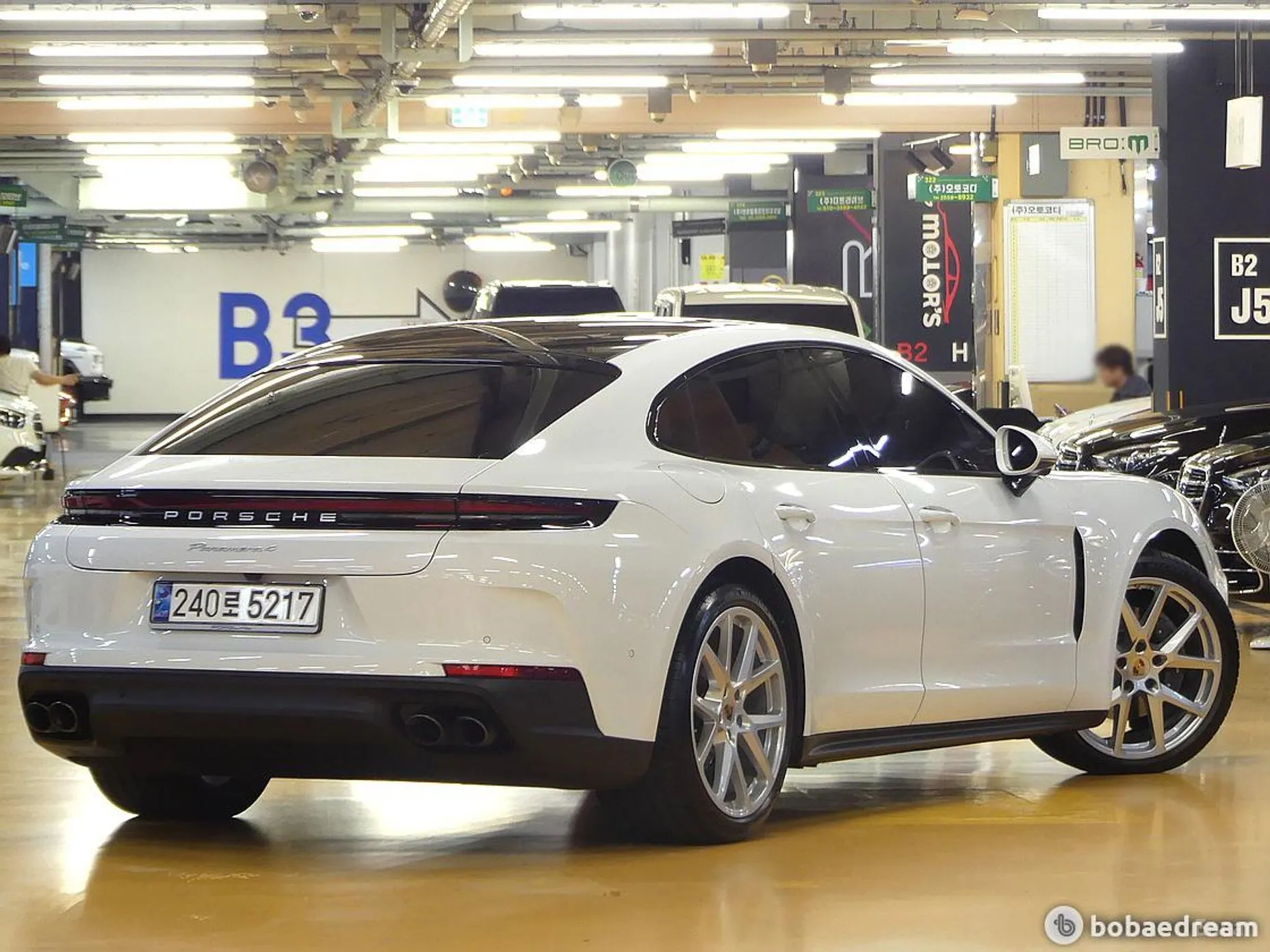 Porsche Panamera (976)