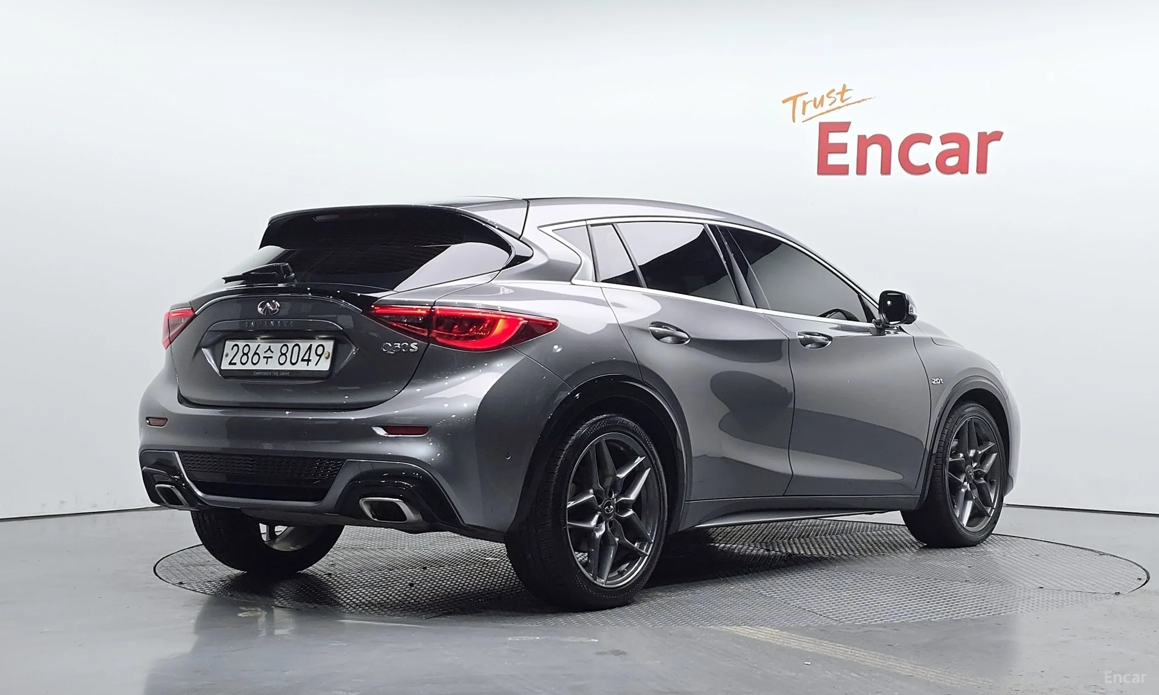 Infiniti Q30