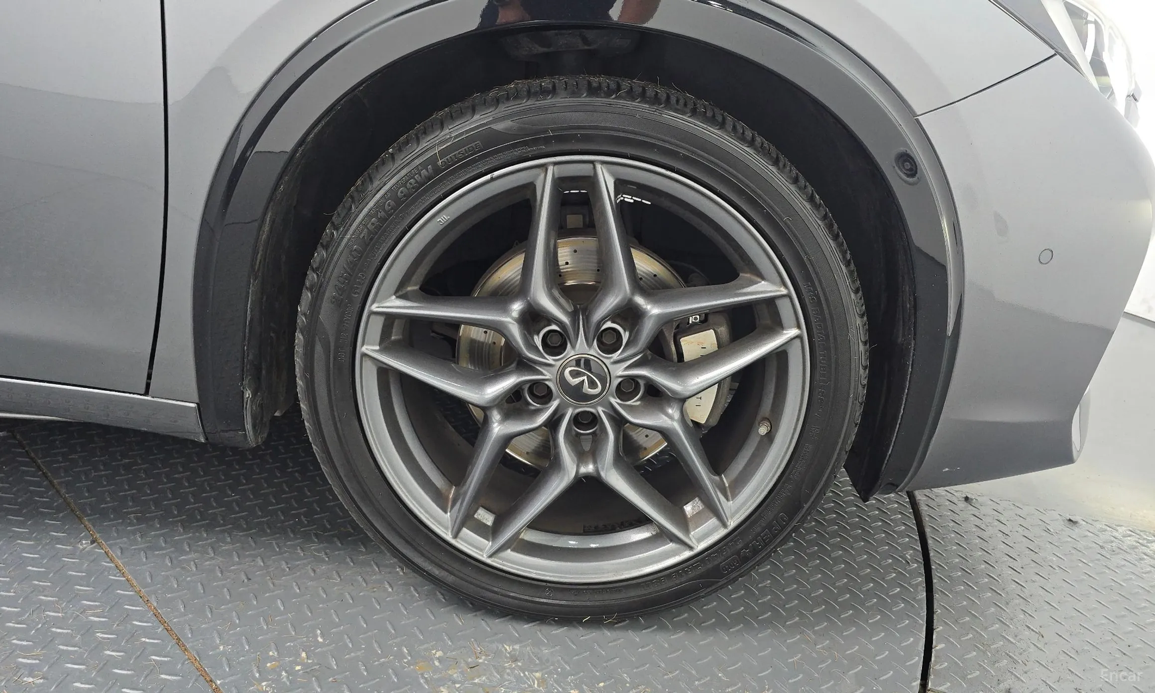 Infiniti Q30 превью 16