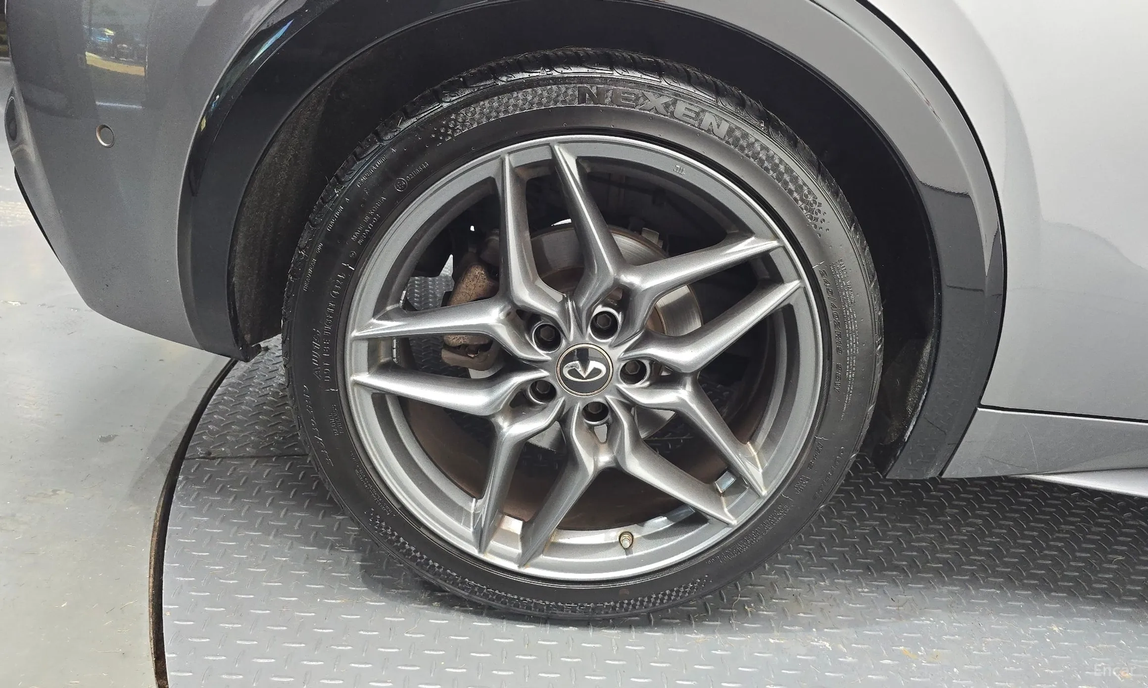 Infiniti Q30 превью 5