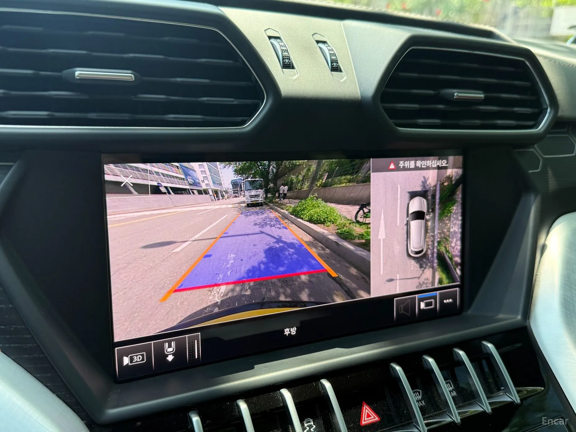 Lamborghini Urus превью 13