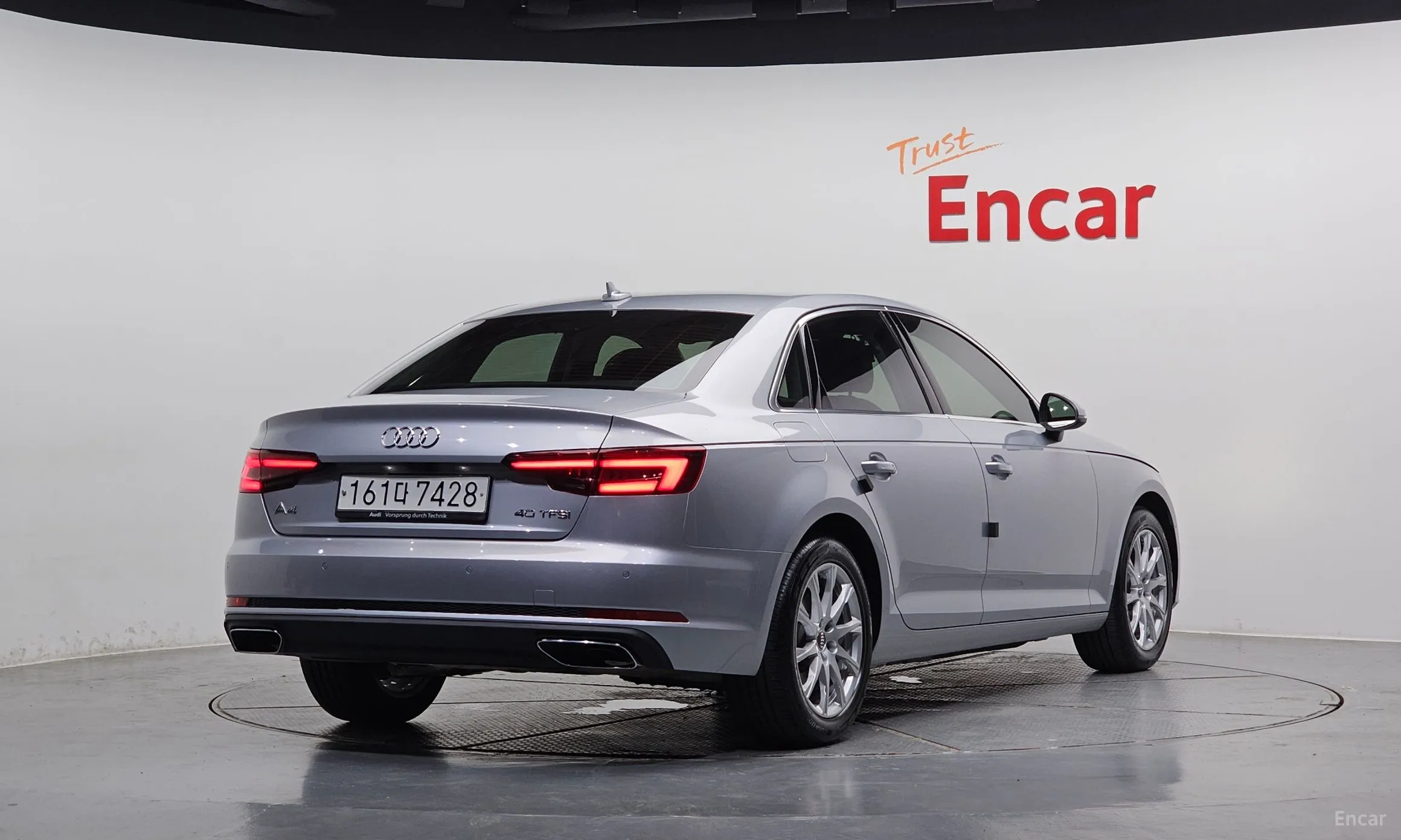 Audi A4 (B9)