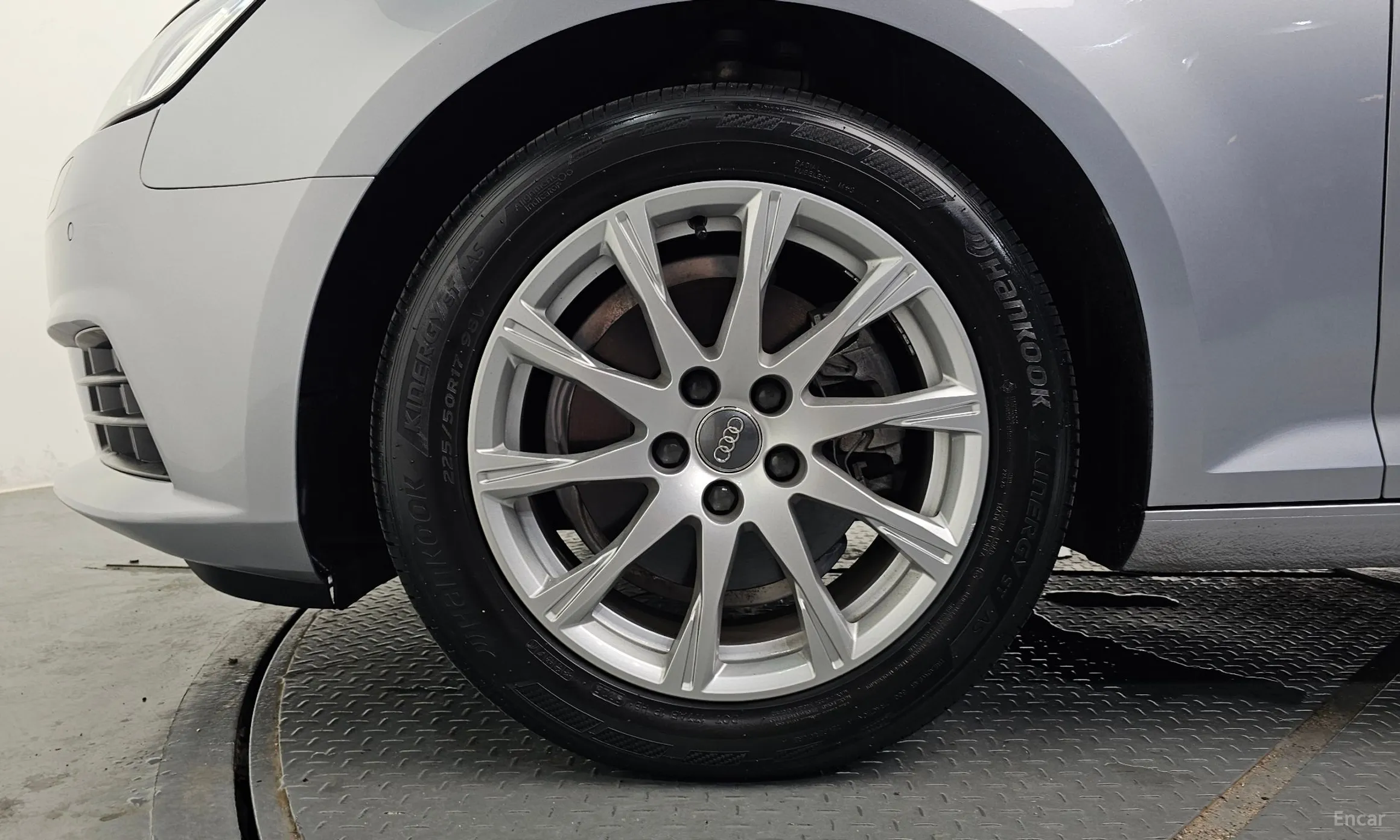 Audi A4 (B9) превью 5