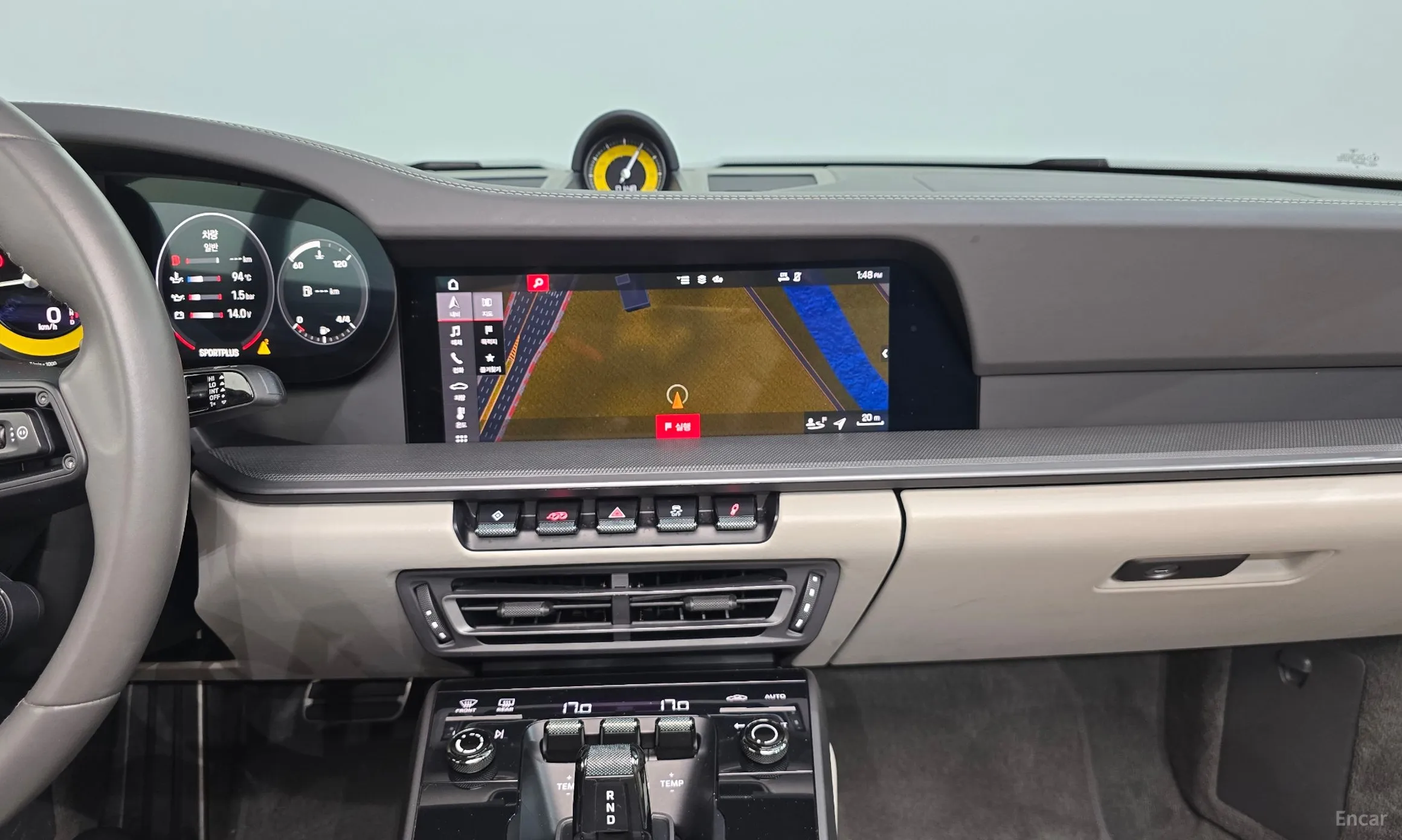 Porsche 911 (992) превью 12