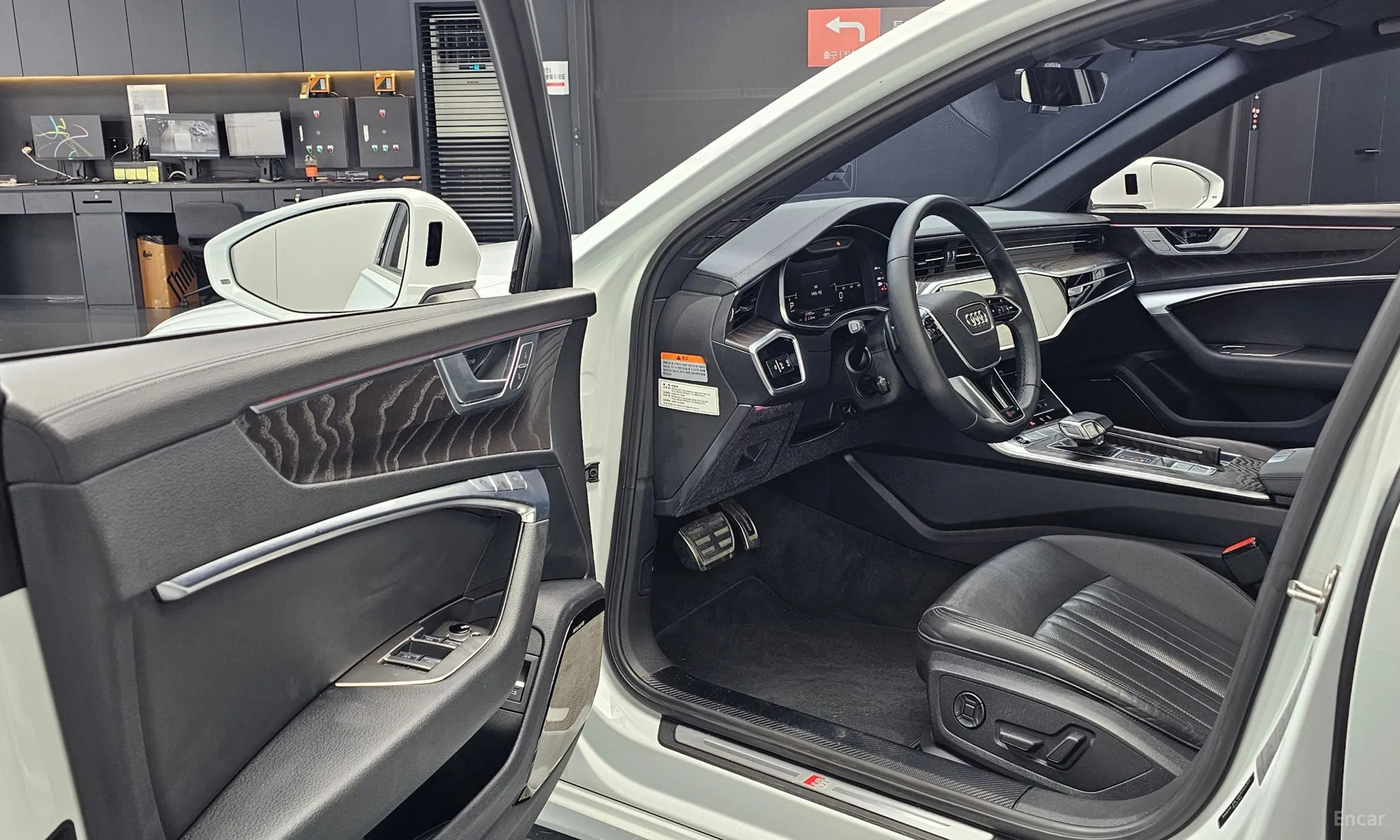 Audi A6 (C8) превью 10