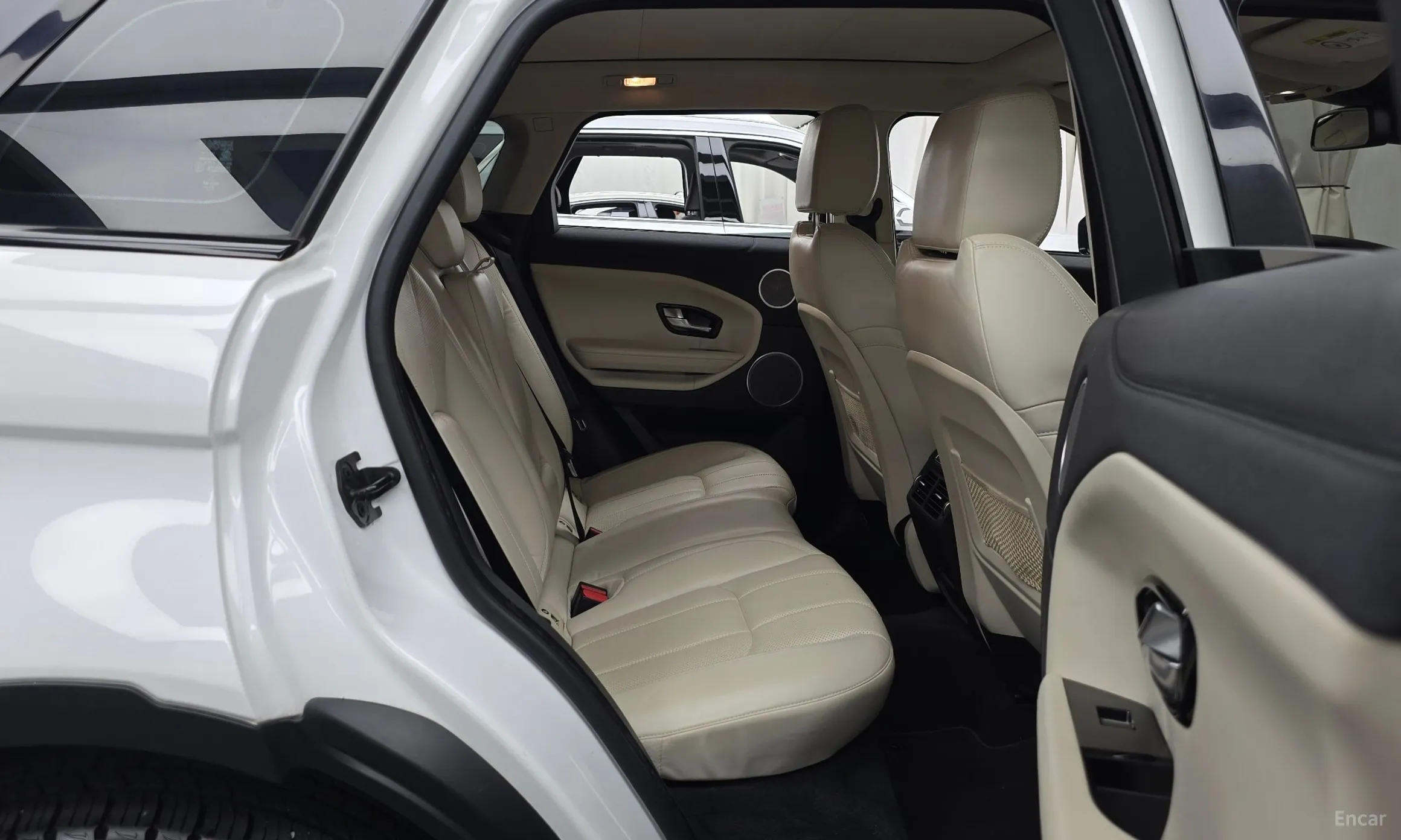 Land Rover Range Rover Evoque превью 12