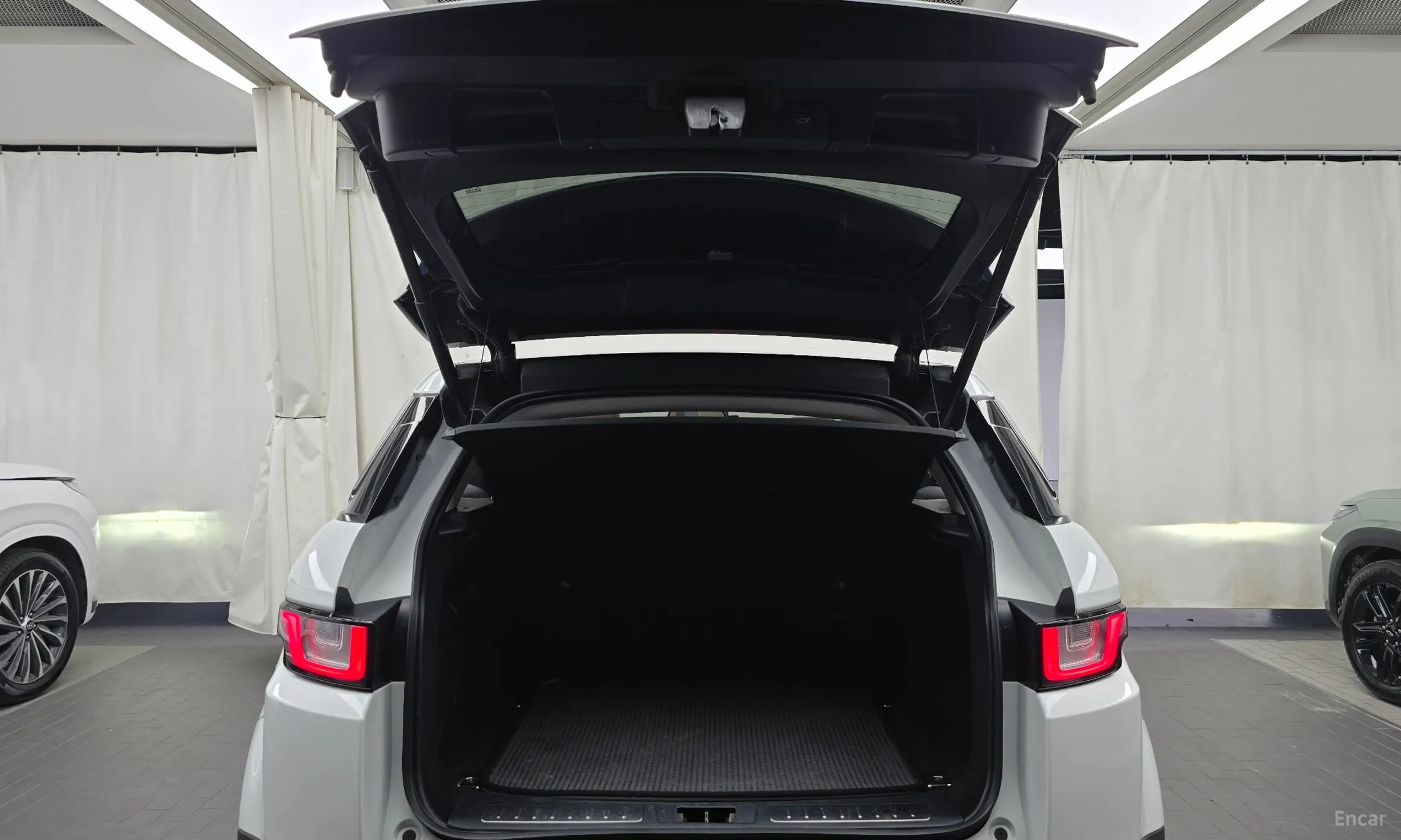 Land Rover Range Rover Evoque превью 20