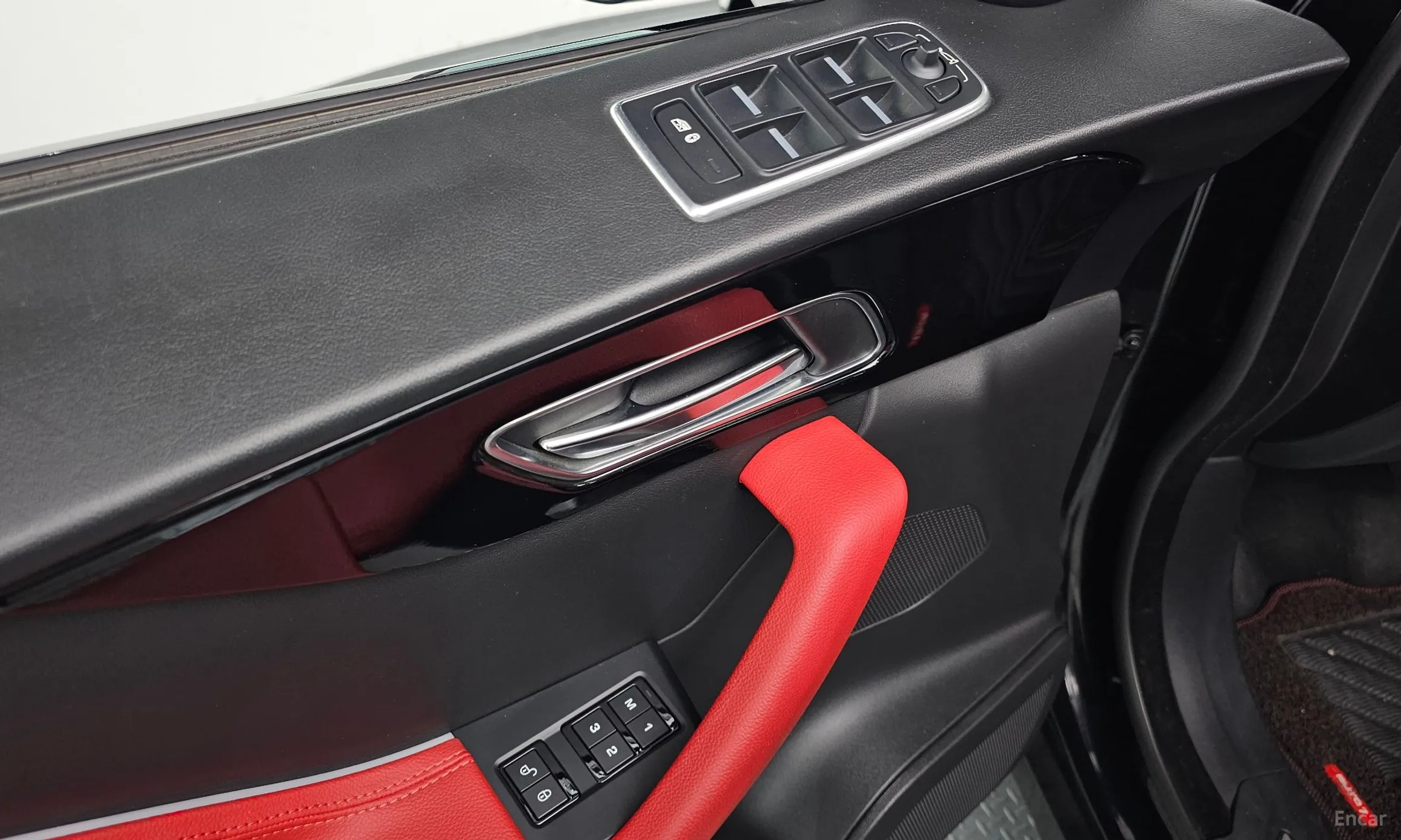 Jaguar F-PACE превью 16